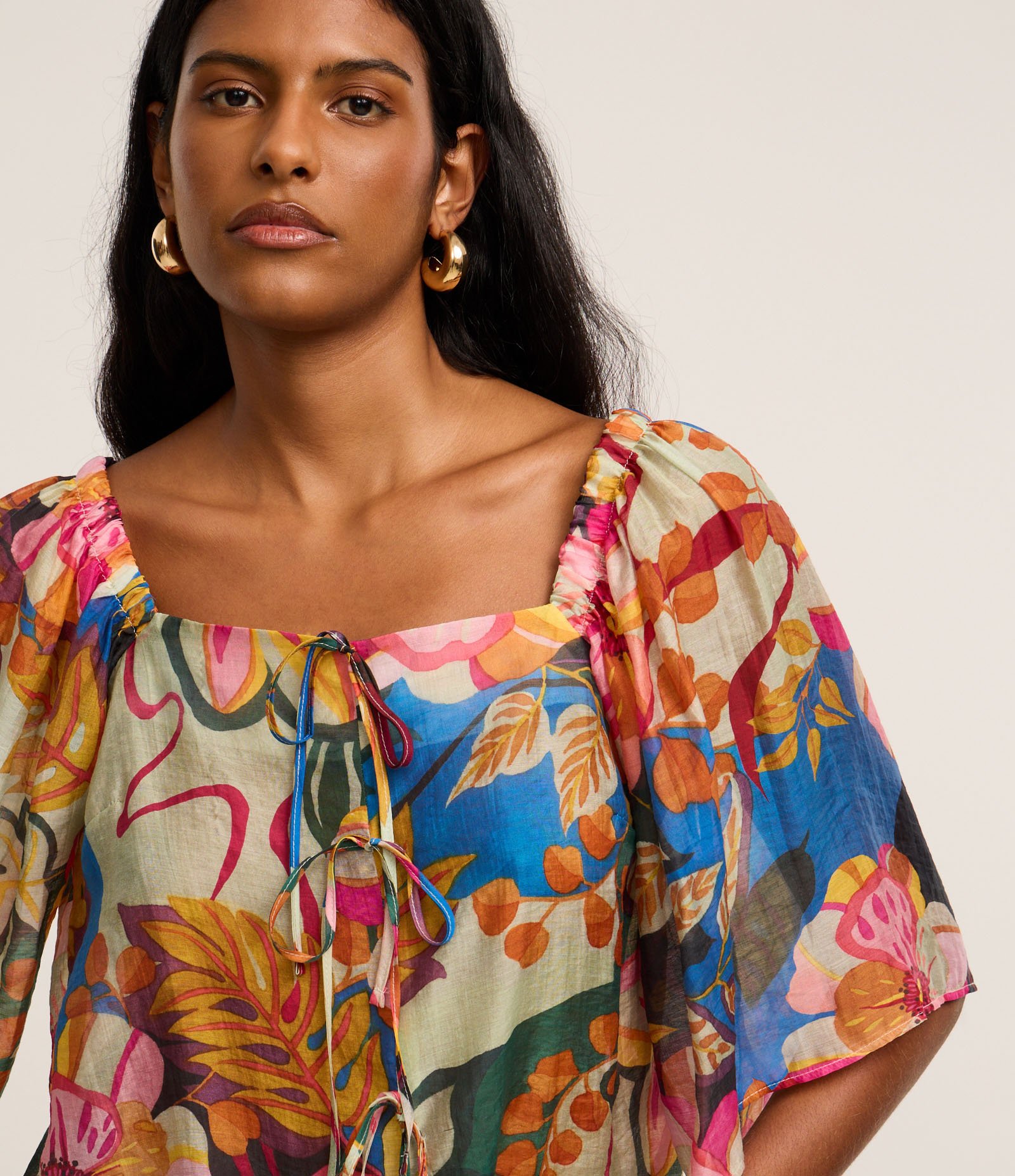 Blusa em Chiffon com Manga Godê e Estampa Floral Multicores 3