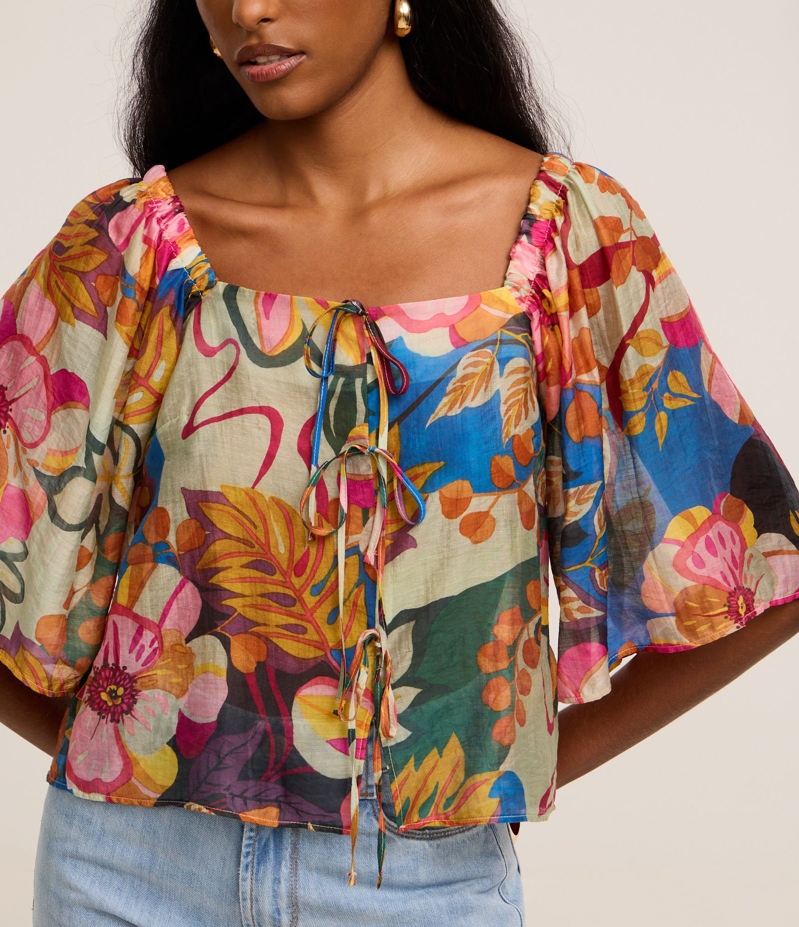 Blusa em Chiffon com Manga Godê e Estampa Floral Multicores 4