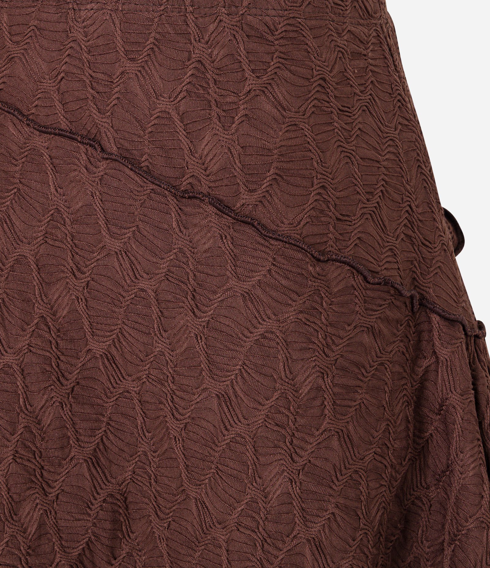 Saia Curta Evasê com Texturas e Sobreposições com Barra Assimétrica Marrom 7