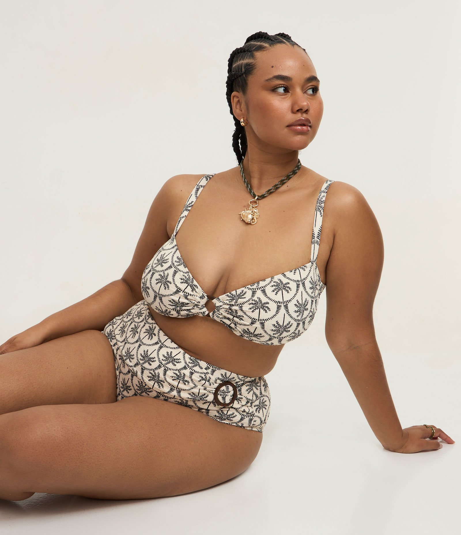 Biquíni Top com Estampa de Coqueiros Aro e Aviamento Curve & Plus Size Off White 2