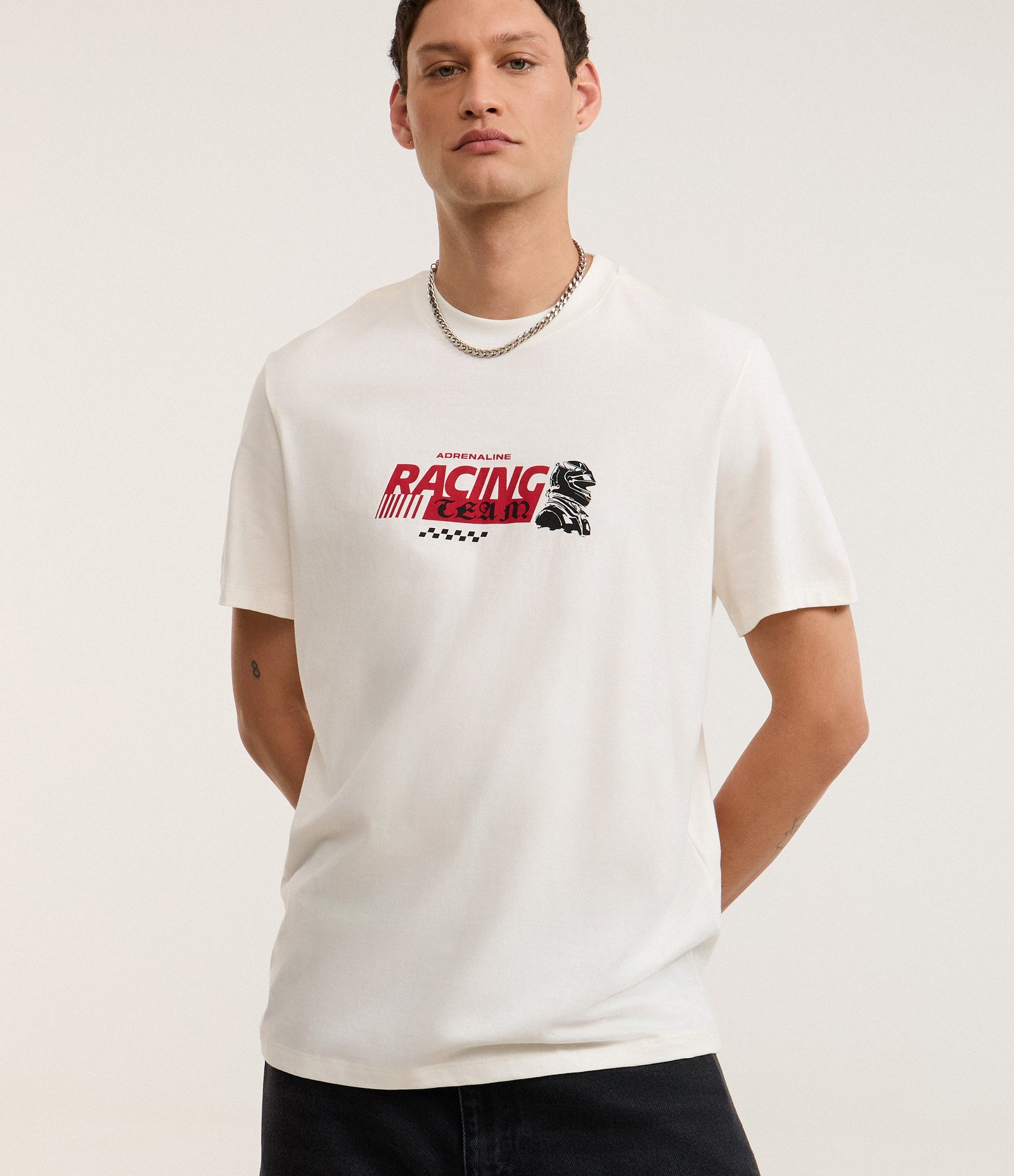 Camiseta Comfort em Algodão com Estampa Automobilismo e Lettering Branco 4