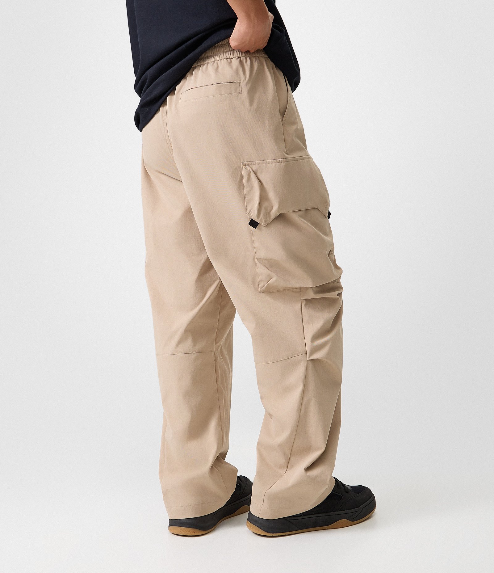 Calça Super Baggy em Microfibra com Bolsos Cinza 3