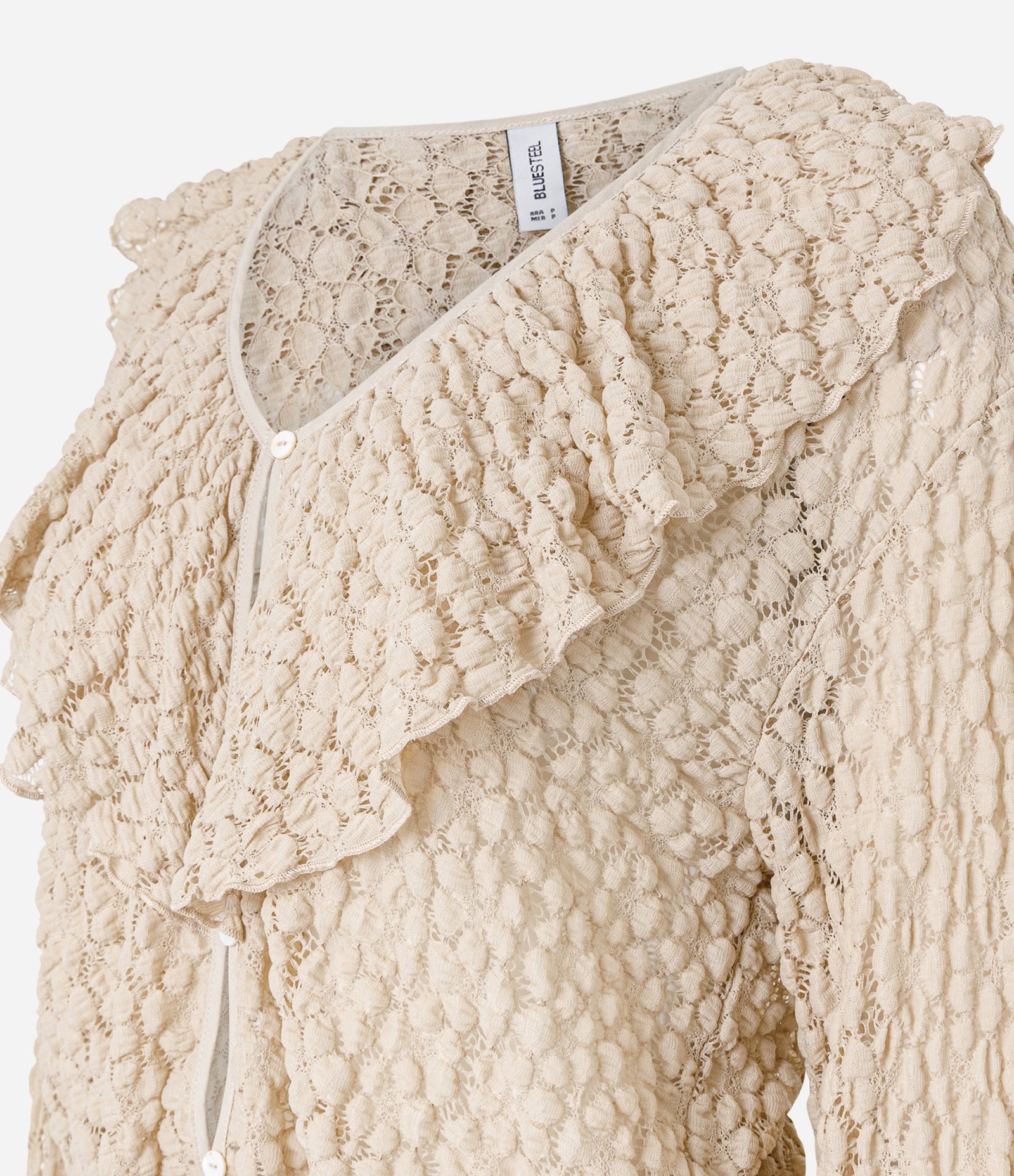 Blusa Bata em Renda Texturizada com Babados no Decote Bege Claro 5