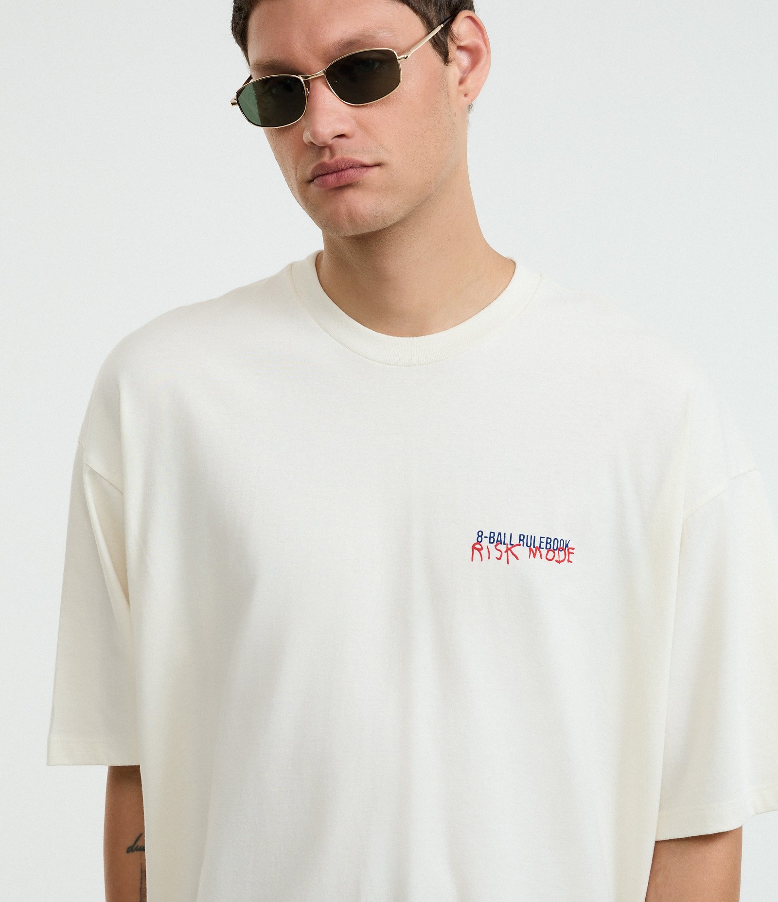 Camiseta Oversized em Algodão com Estampa Sinuca 8-Ball Rulebook Cinza 4