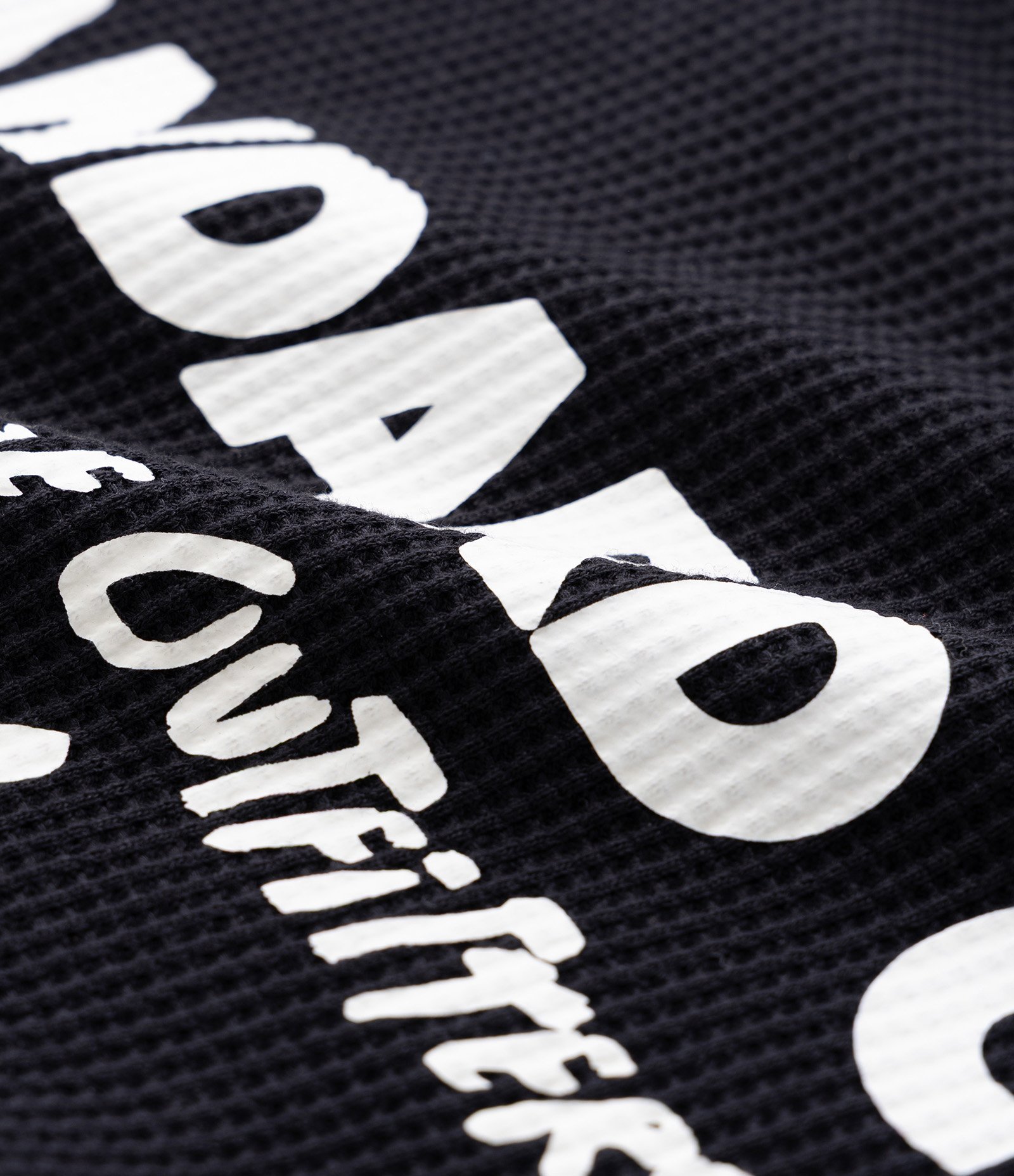 Camiseta Manga Longa com Textura Waffle com Lettering Preto 7