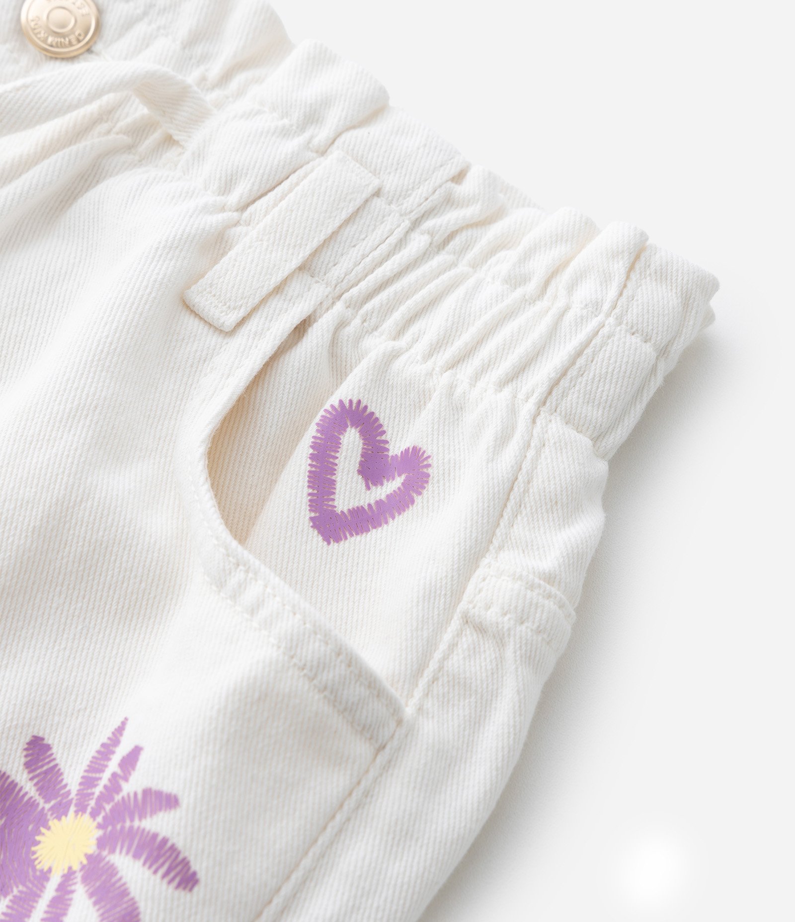 Short Infantil Clochard em Sarja com Estampa Tropical Bordada - Tam 5 a 14 Anos Branco 6