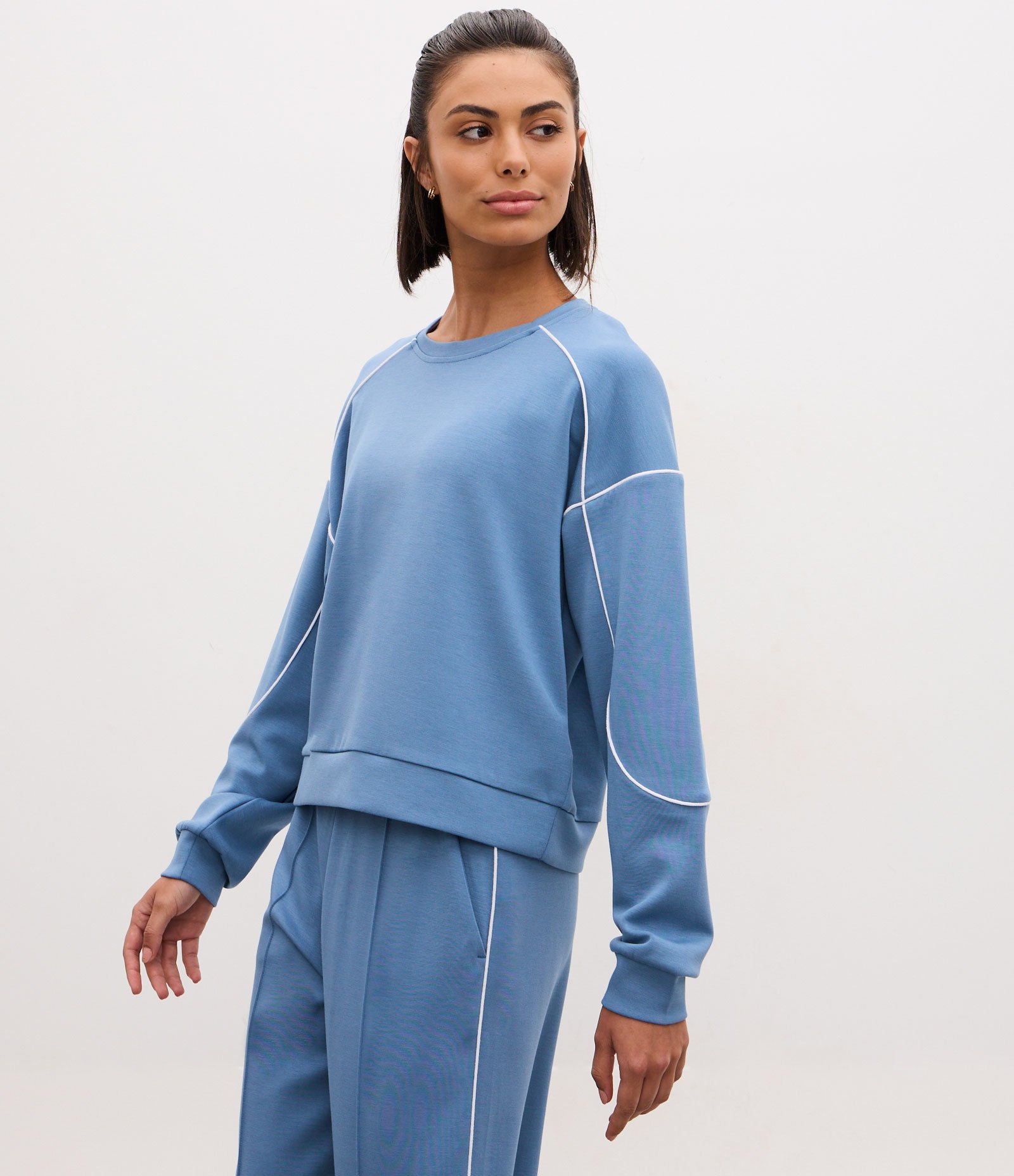 Blusão Esportivo Oversized em Modal com Friso Contrastante Azul 1
