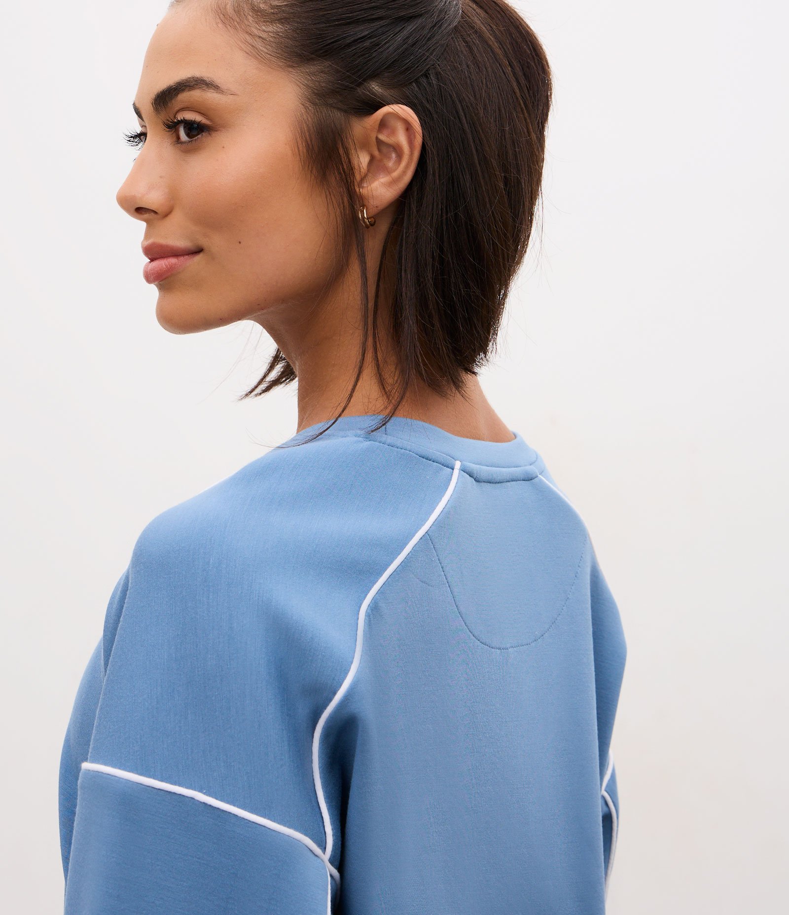 Blusão Esportivo Oversized em Modal com Friso Contrastante Azul 3