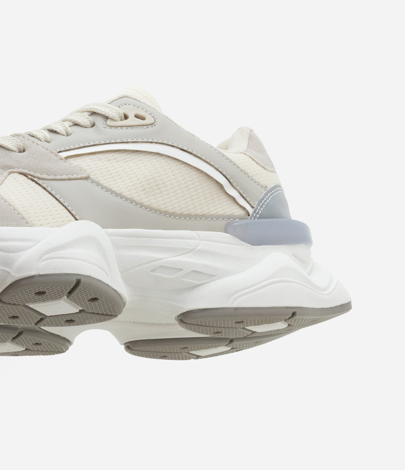 Tênis Jogging Esportivo Com Recortes Bege 3