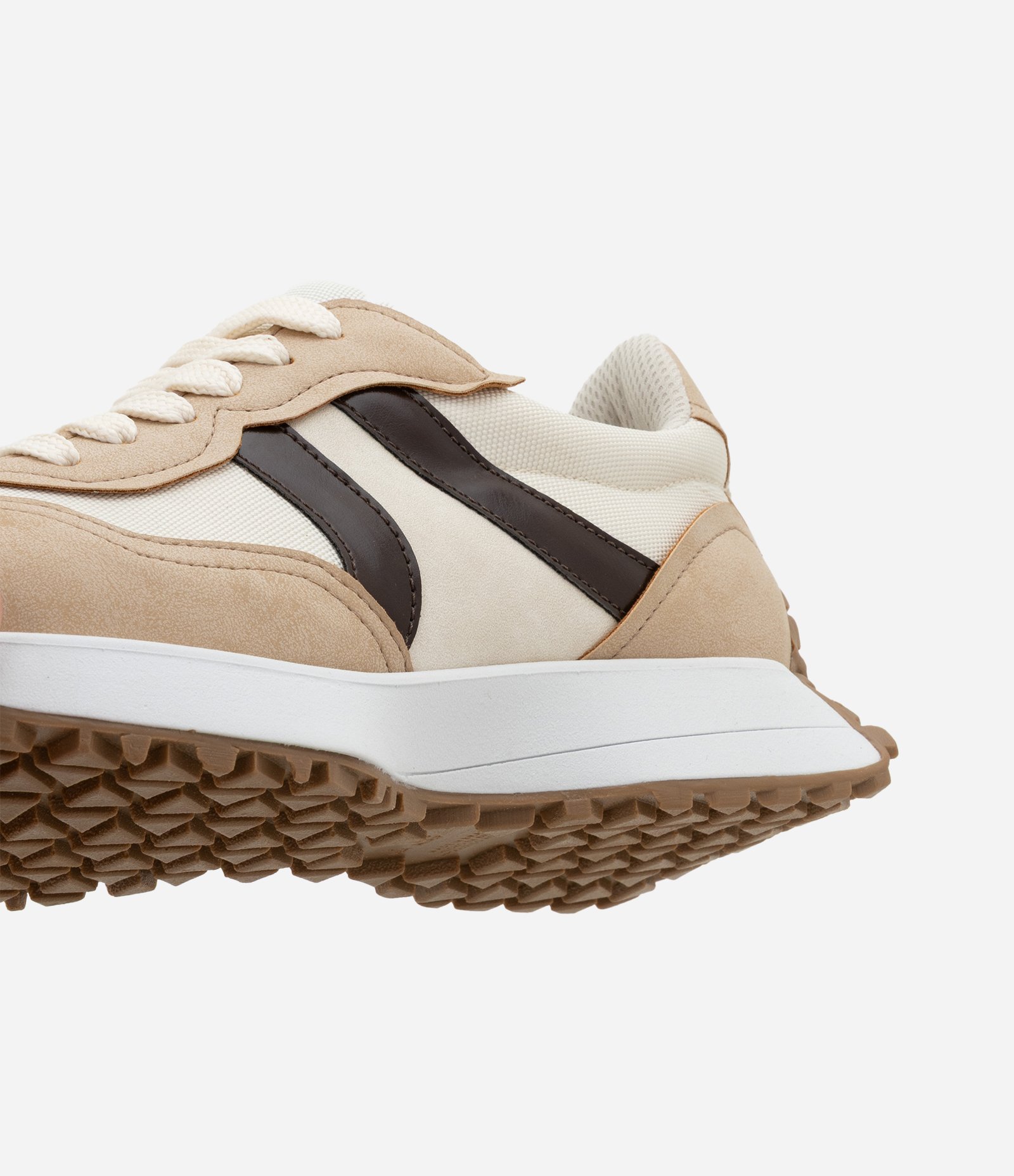 Tênis Jogging em PU com Recortes Contrastantes Marrom 3