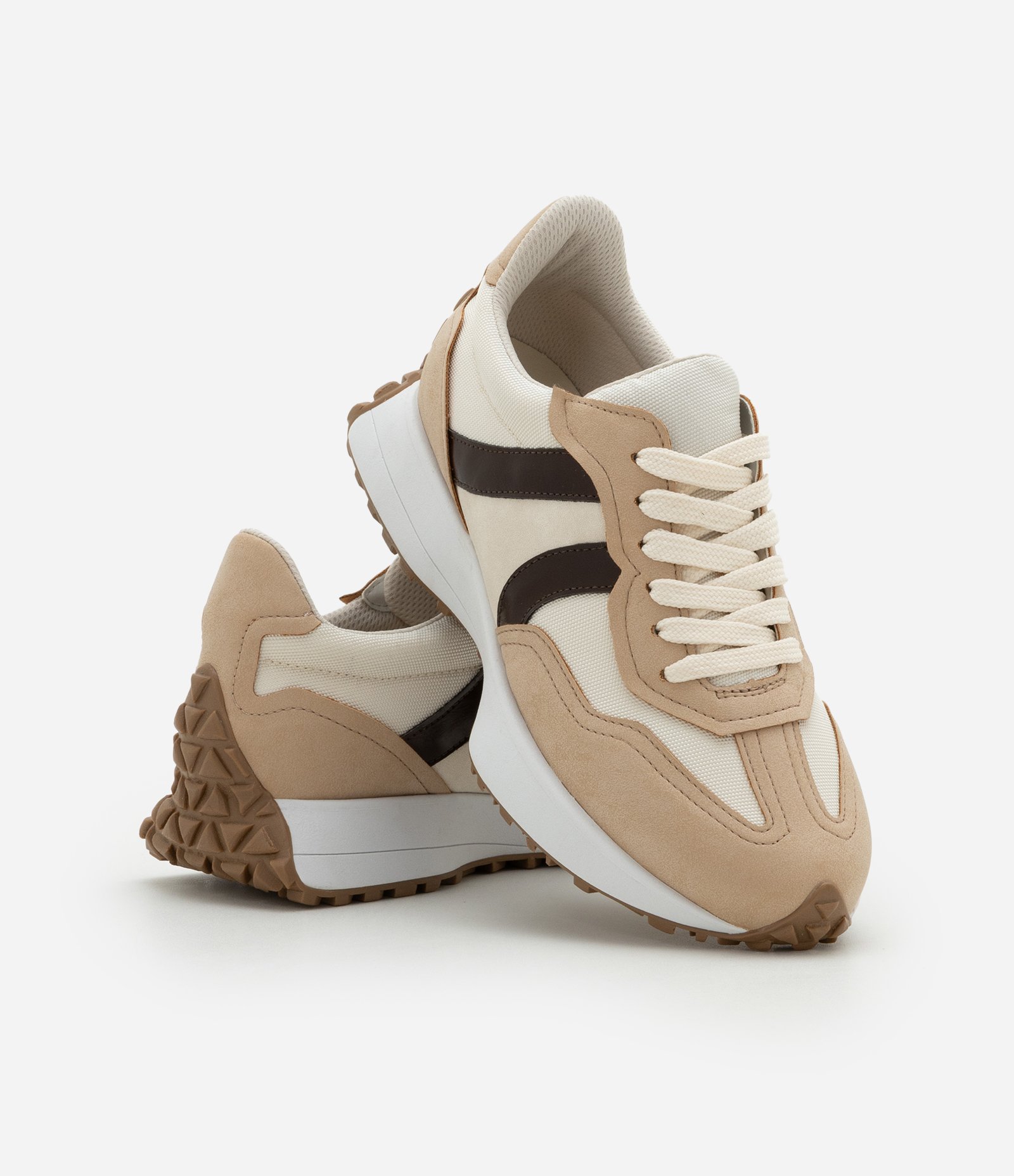 Tênis Jogging em PU com Recortes Contrastantes Marrom 6