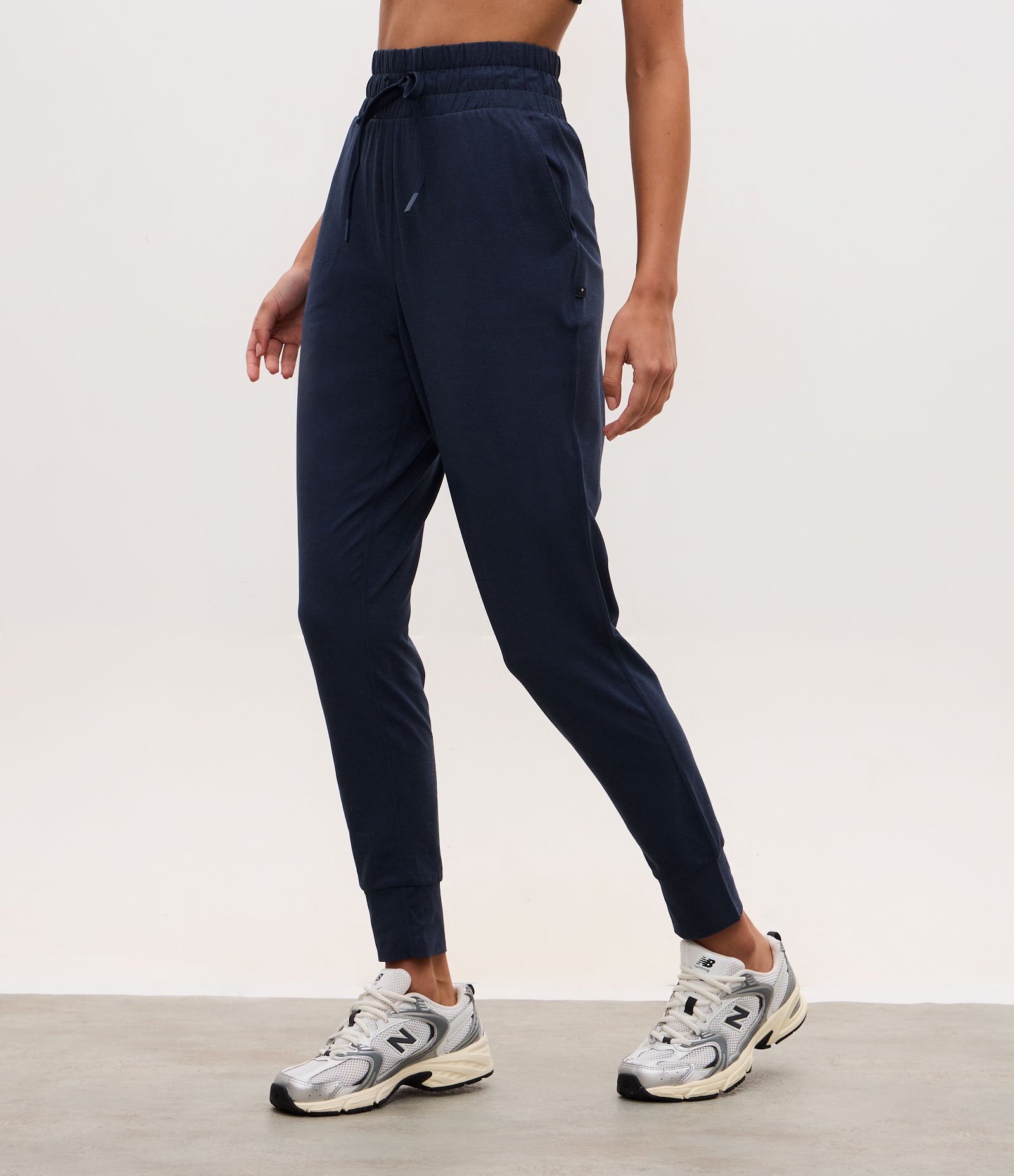 Calça Jogger Esportiva com Cós Regulável e Toque Suave Azul Escuro 2