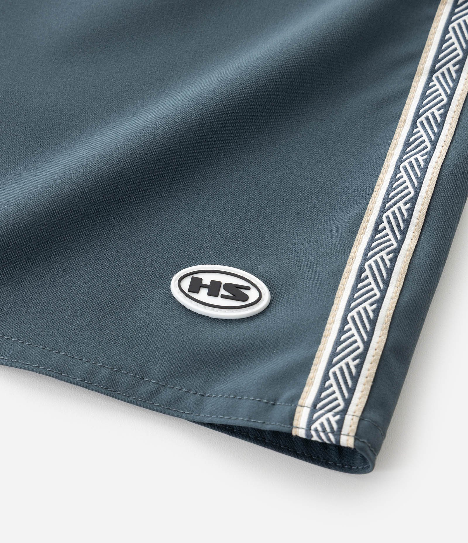 Bermuda de Banho Lisa com Fita nas Laterais e Patch Localizado Azul 11