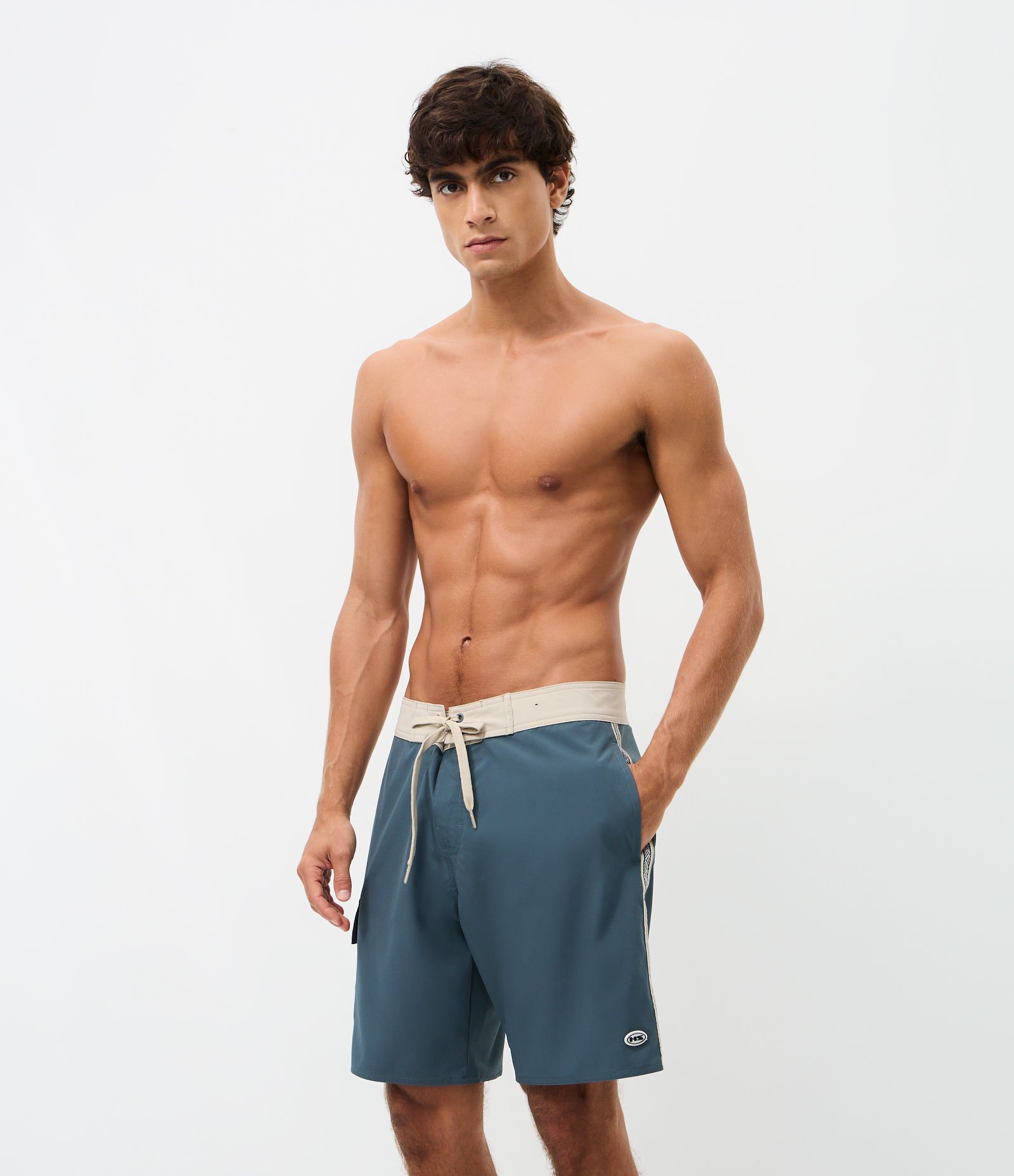 Bermuda de Banho Lisa com Fita nas Laterais e Patch Localizado Azul 1