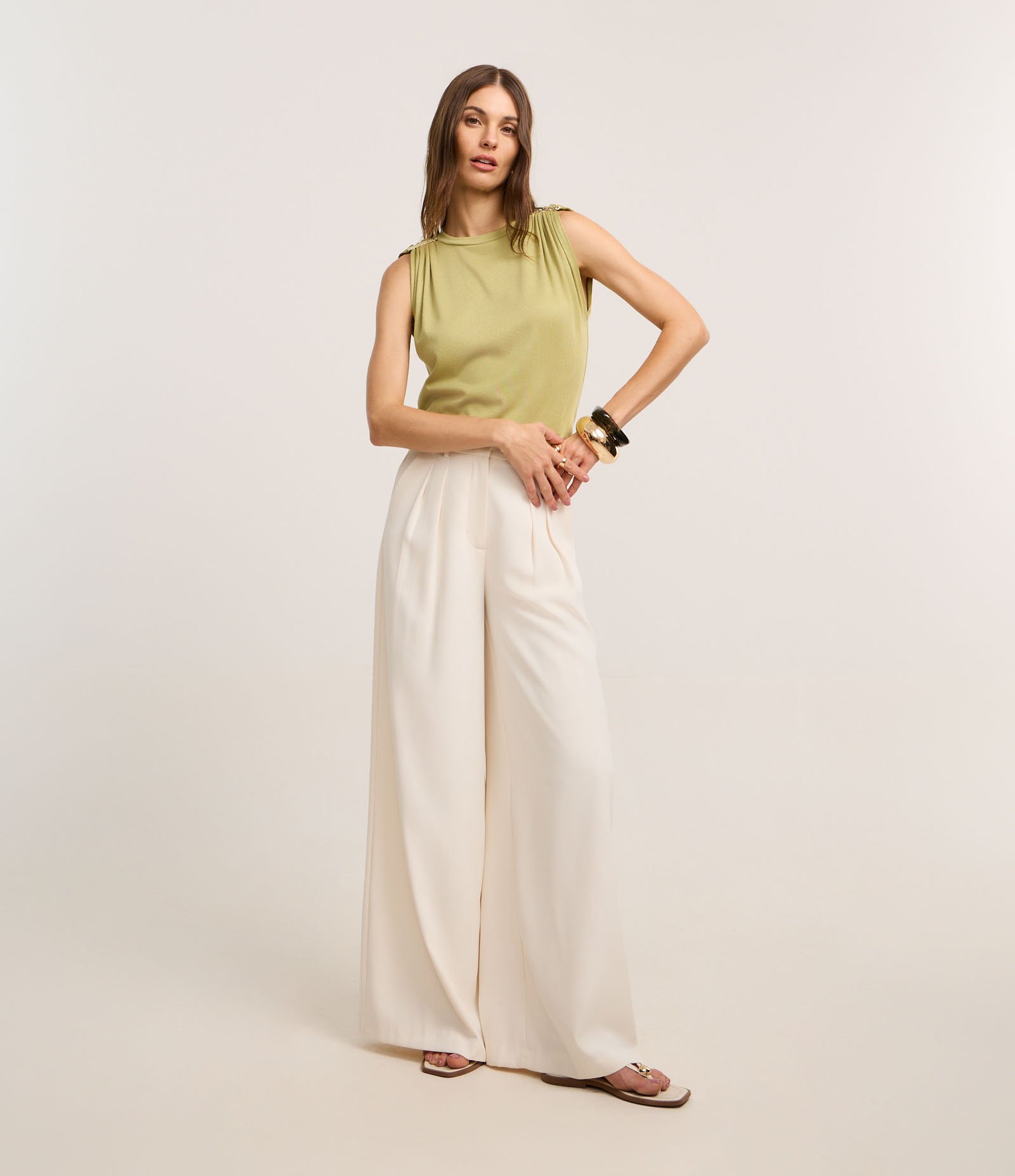 Blusa Canelada em Ribana com Detalhe Metalizado no Ombro Verde Outono 2