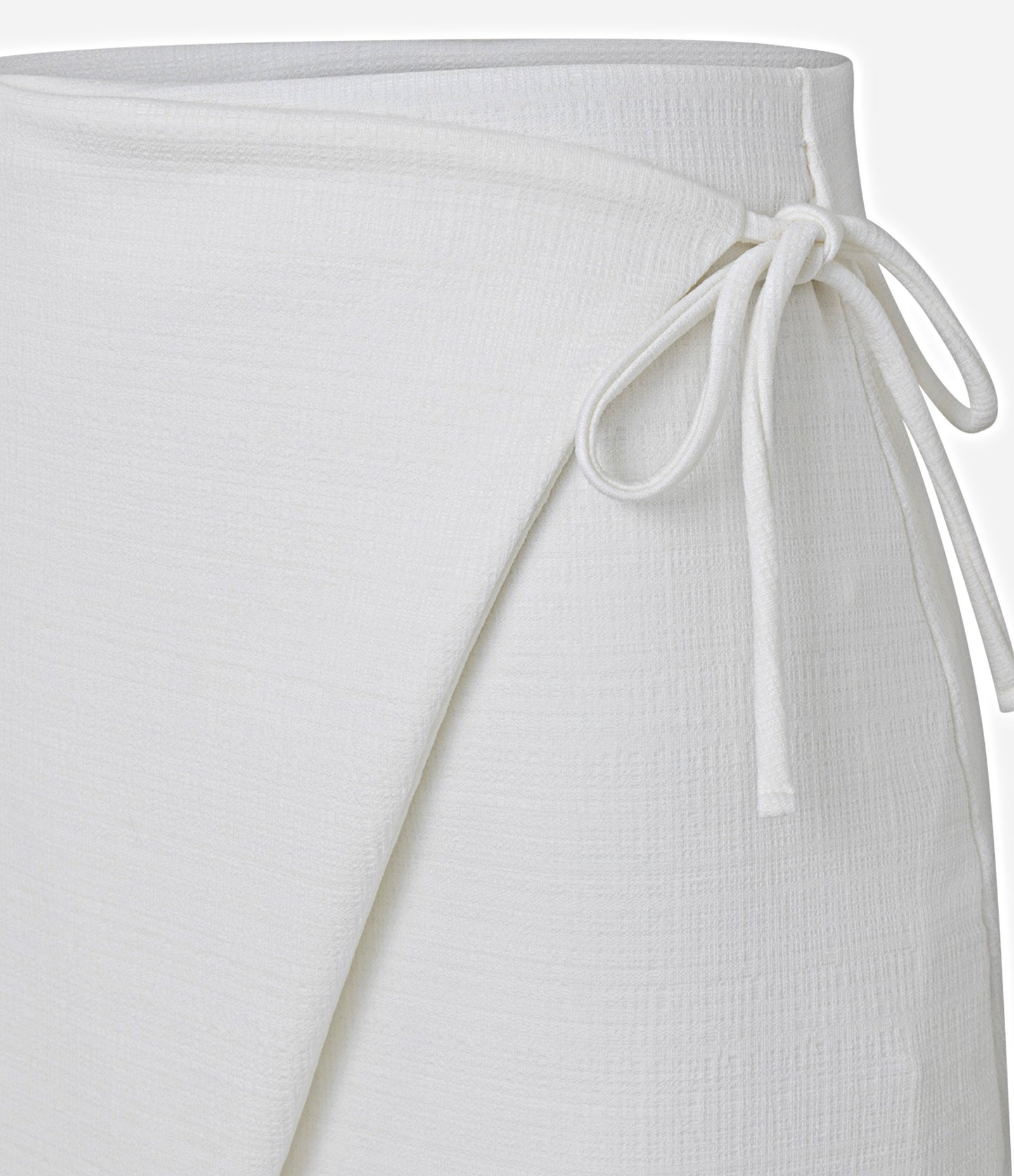 Saia Envelope com Amarração Lateral e Textura Branco 6