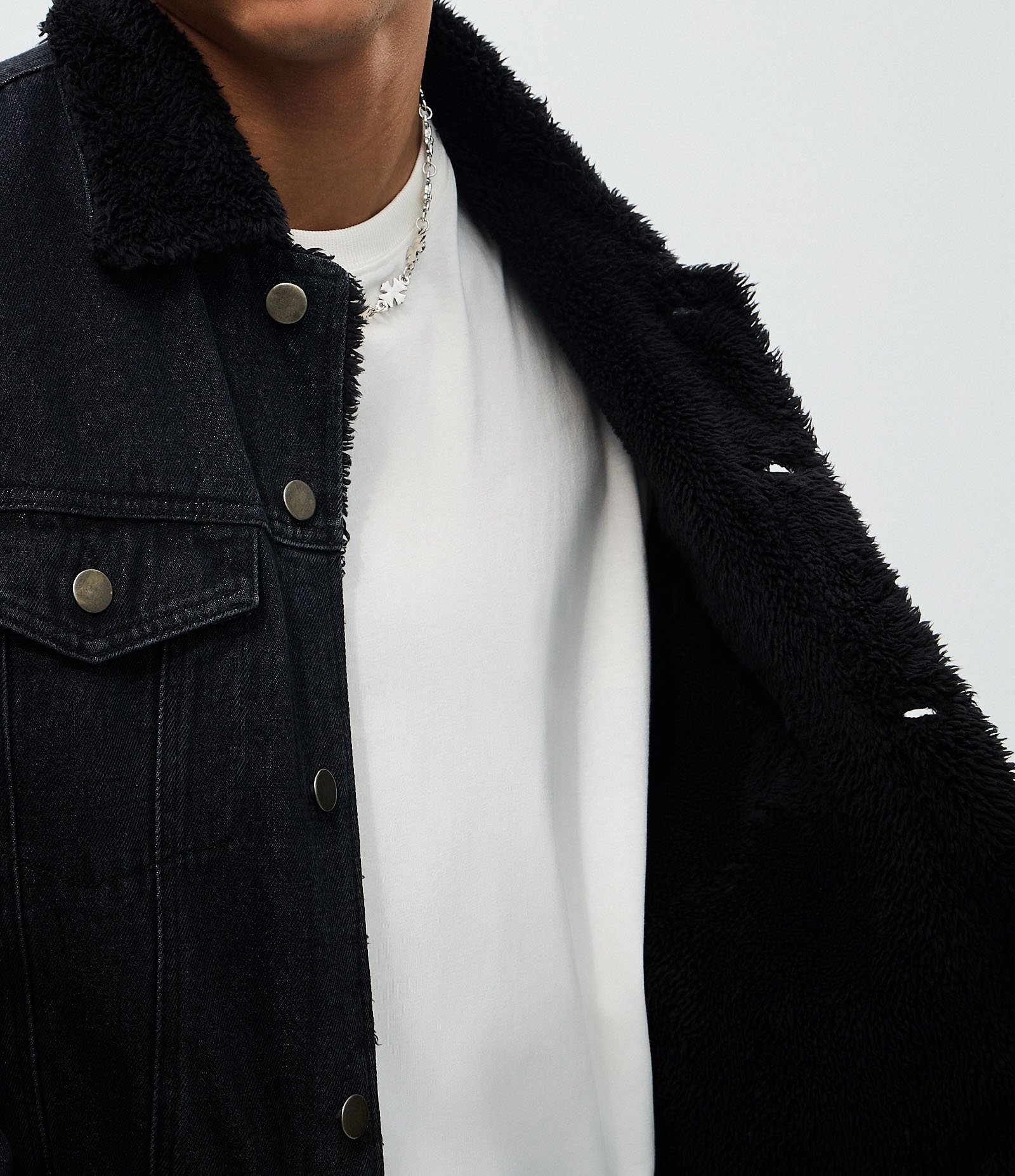 Jaqueta Jeans com Forro Sherpa Preto 3