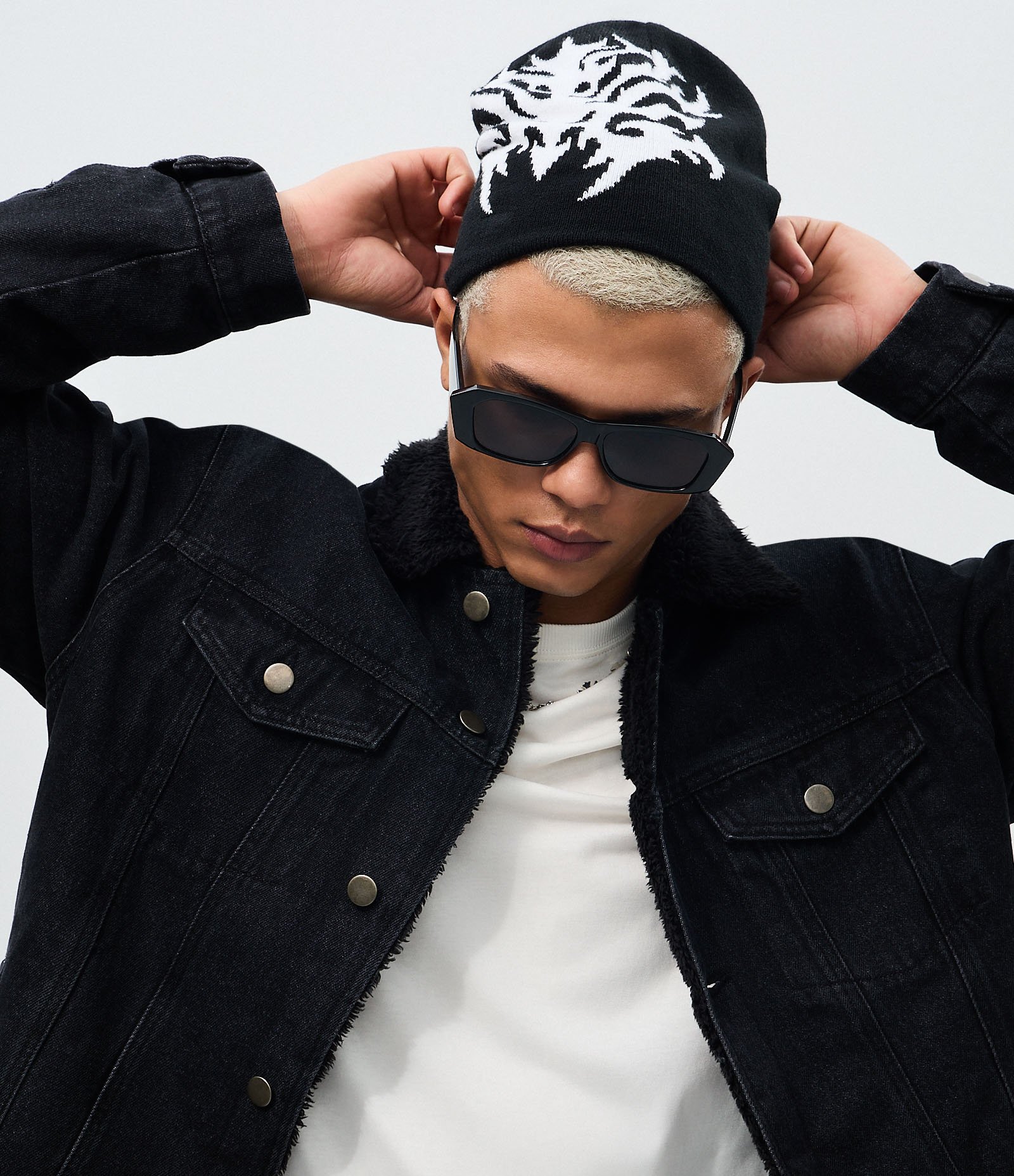 Jaqueta Jeans com Forro Sherpa Preto 4
