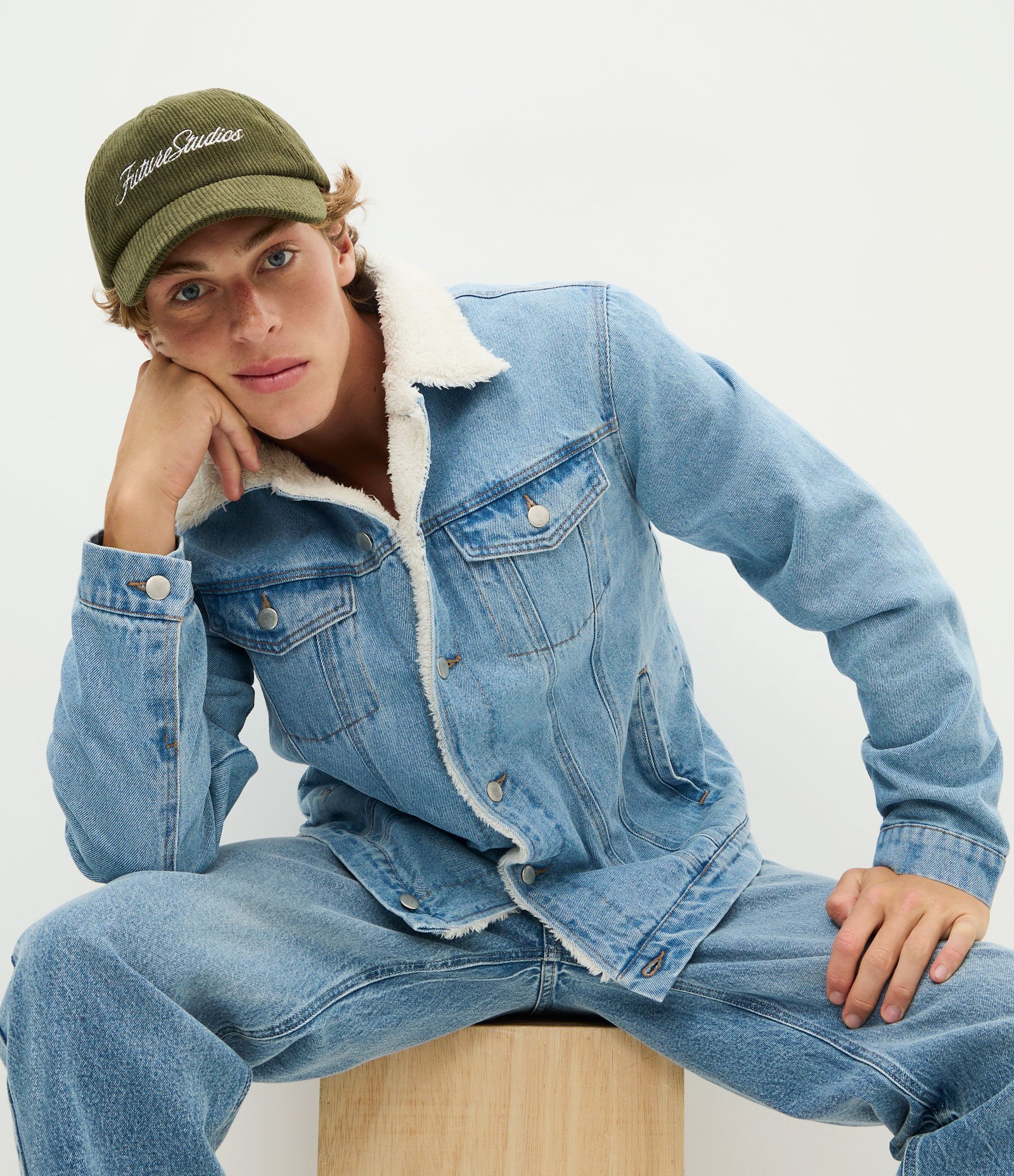 Jaqueta Jeans com Forro Sherpa Azul 1