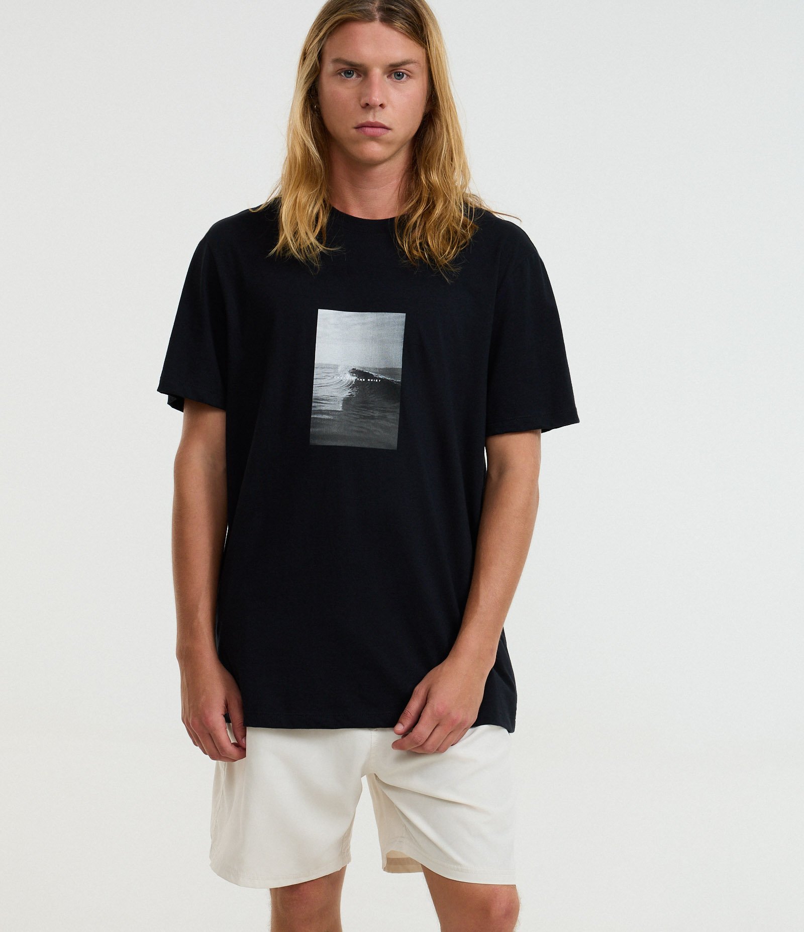 Camiseta Comfort em Meia Malha com Estampa Photoprint Praia Preto 1