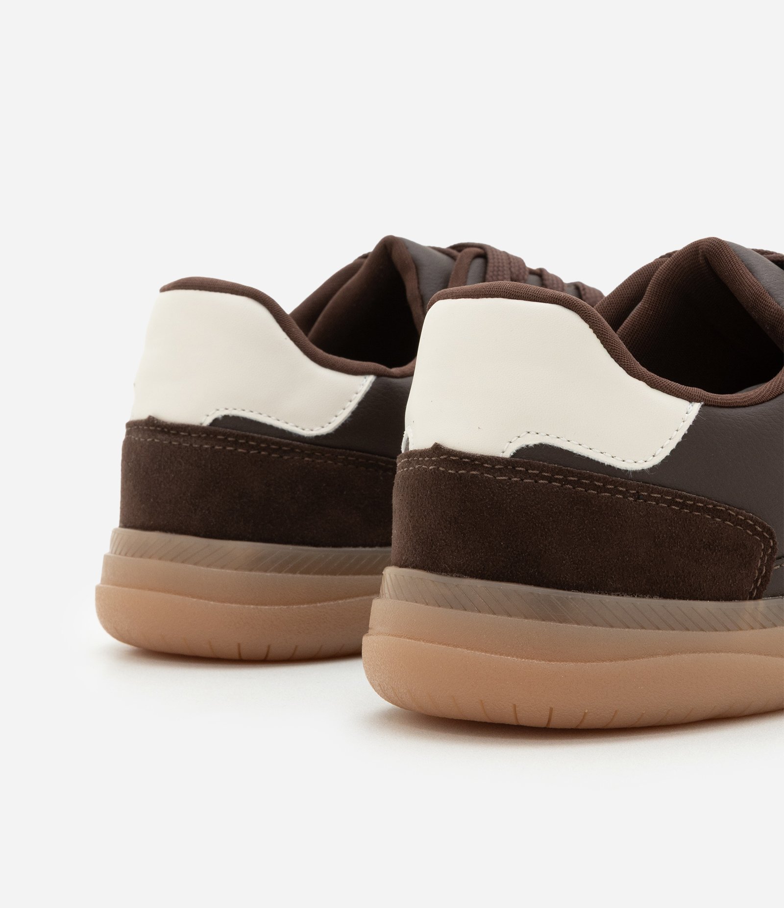 Tênis Street em PU com Detalhes nas Laterais Marrom 5