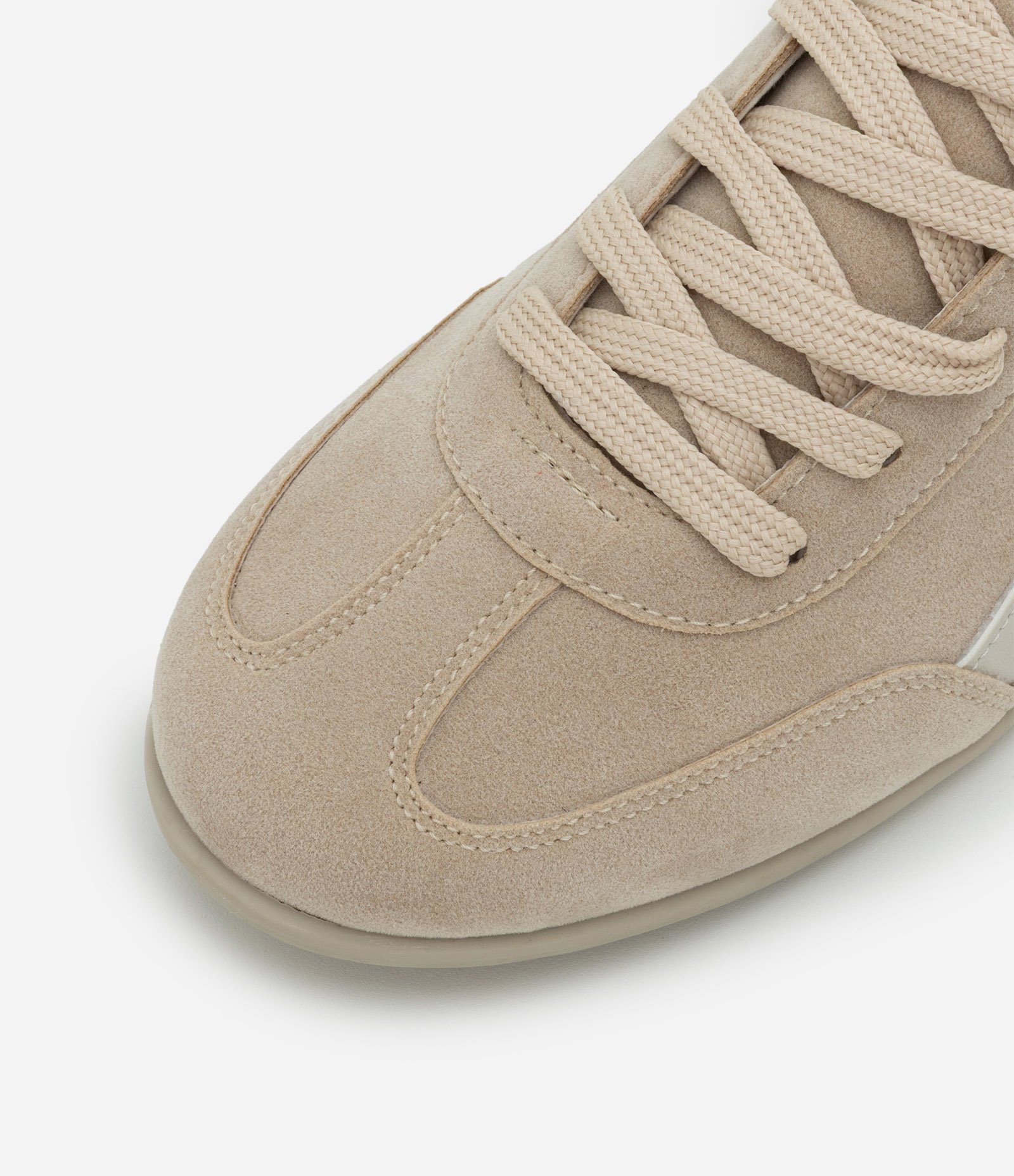 Tênis Racing Retrô em PU com Recortes Bege 3