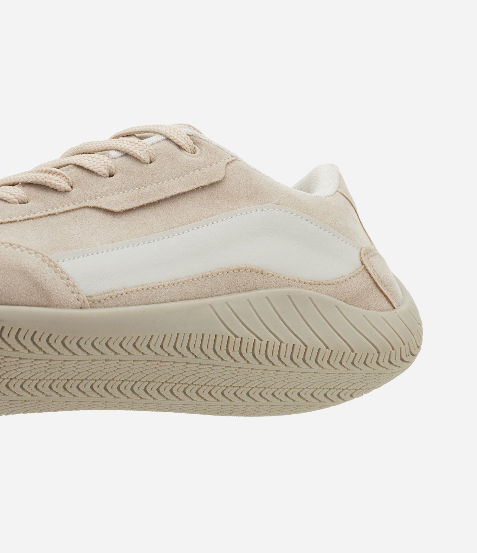 Tênis Racing Retrô em PU com Recortes Bege 4