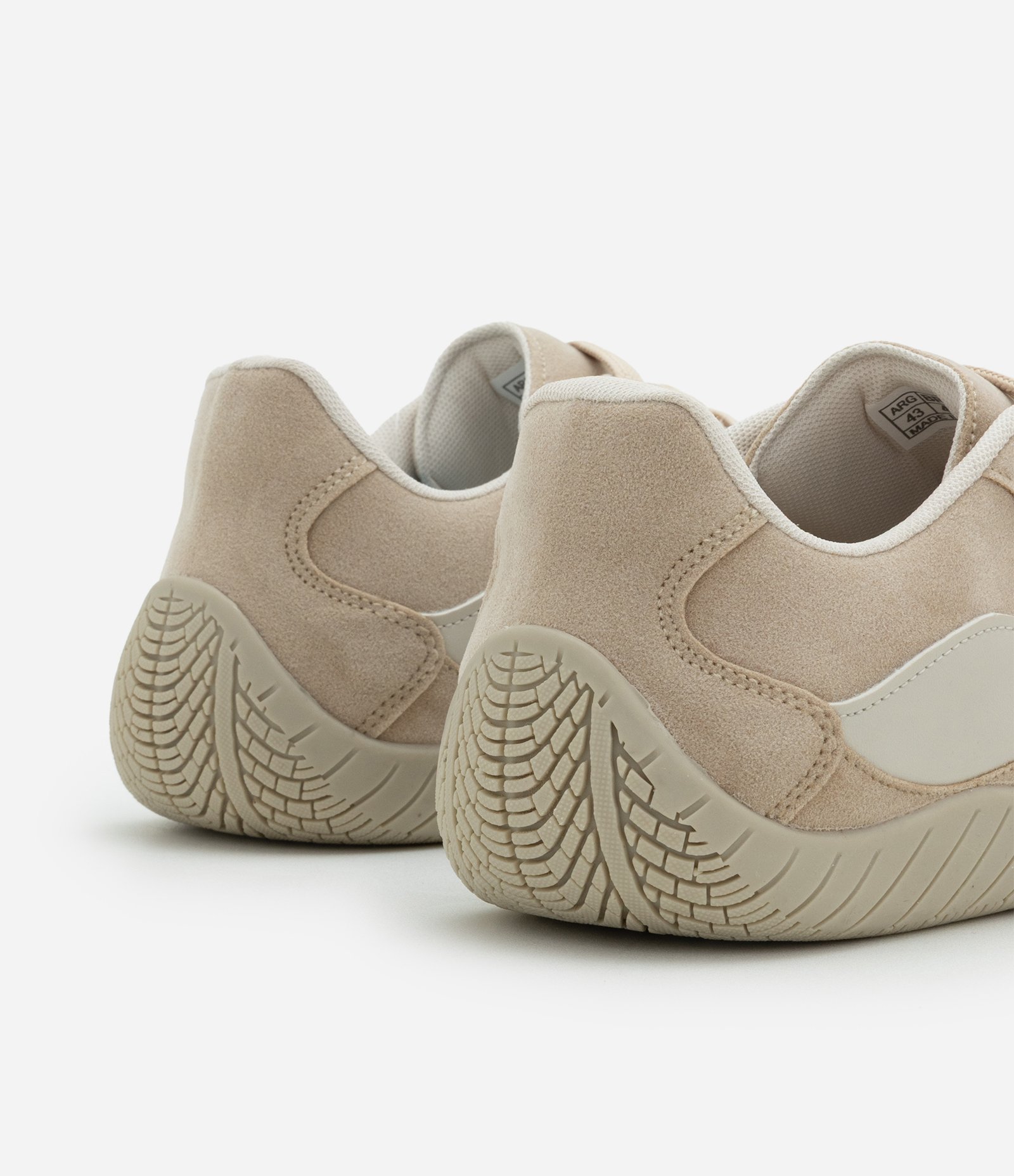 Tênis Racing Retrô em PU com Recortes Bege 5