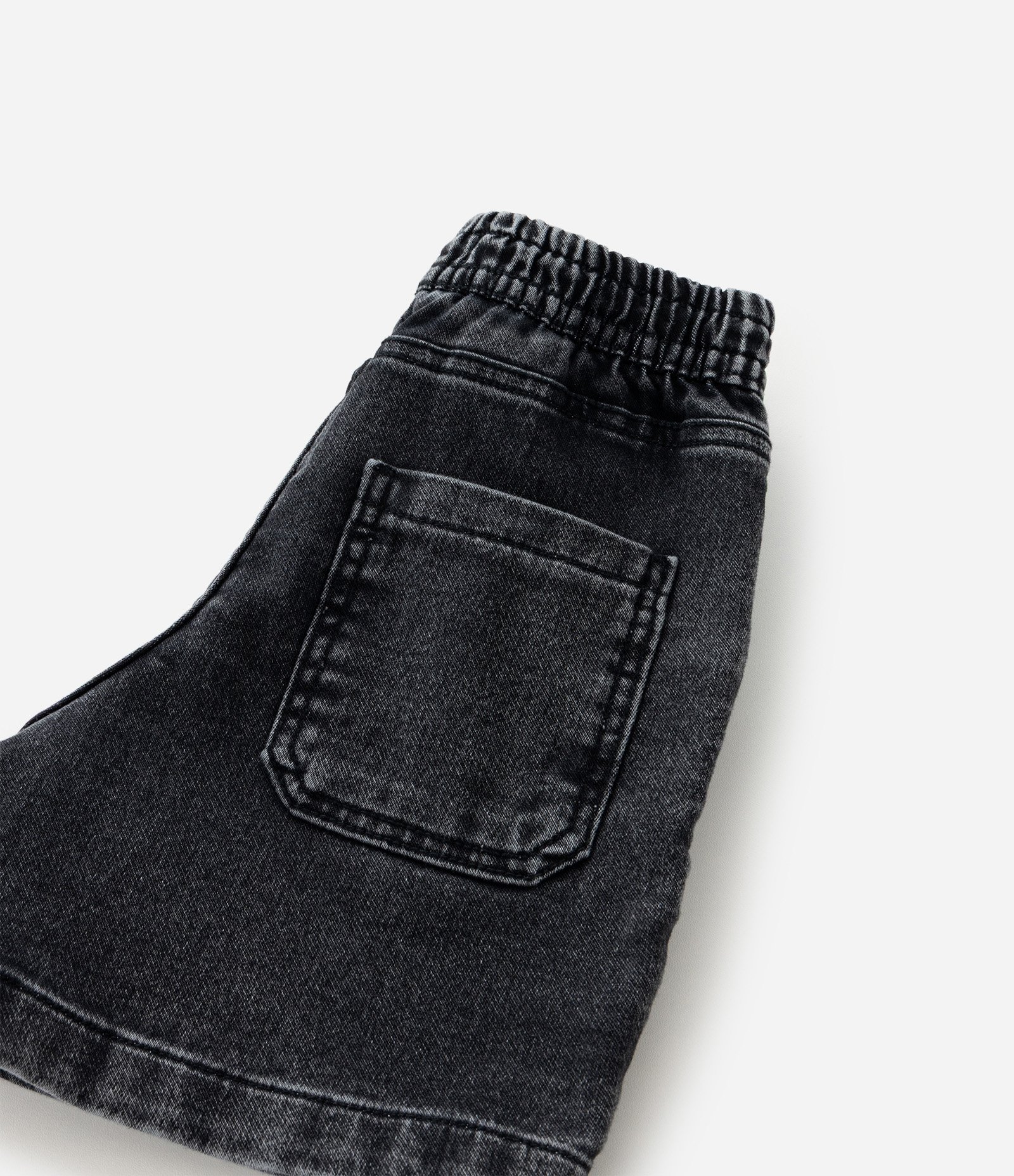 Bermuda Infantil em Jeans com Cós Elástico - Tam 5 a 14 anos Preto 3