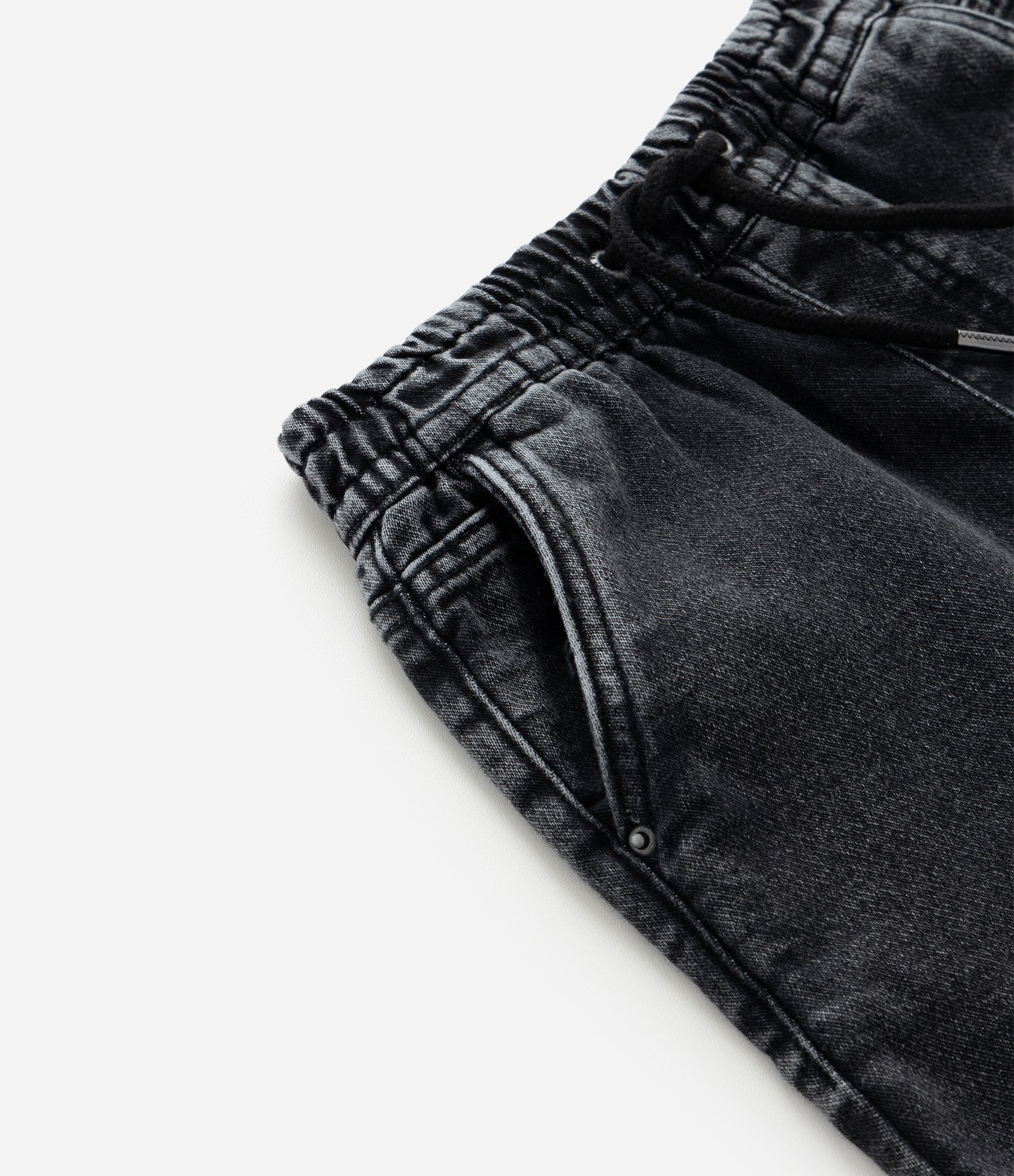 Bermuda Infantil em Jeans com Cós Elástico - Tam 5 a 14 anos Preto 5