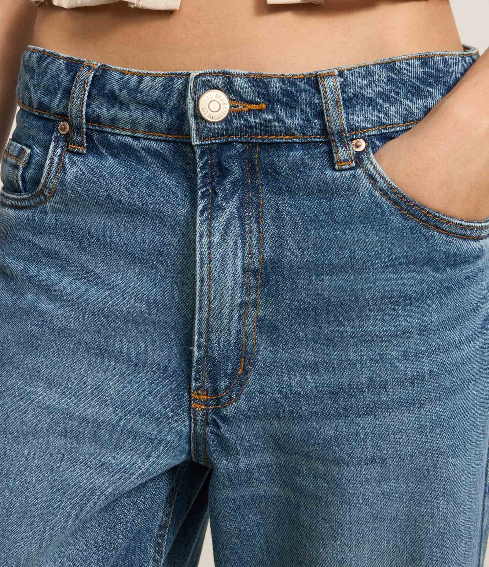 Calça Loose Cintura Baixa em Jeans com Barra Dobrada Médio 4