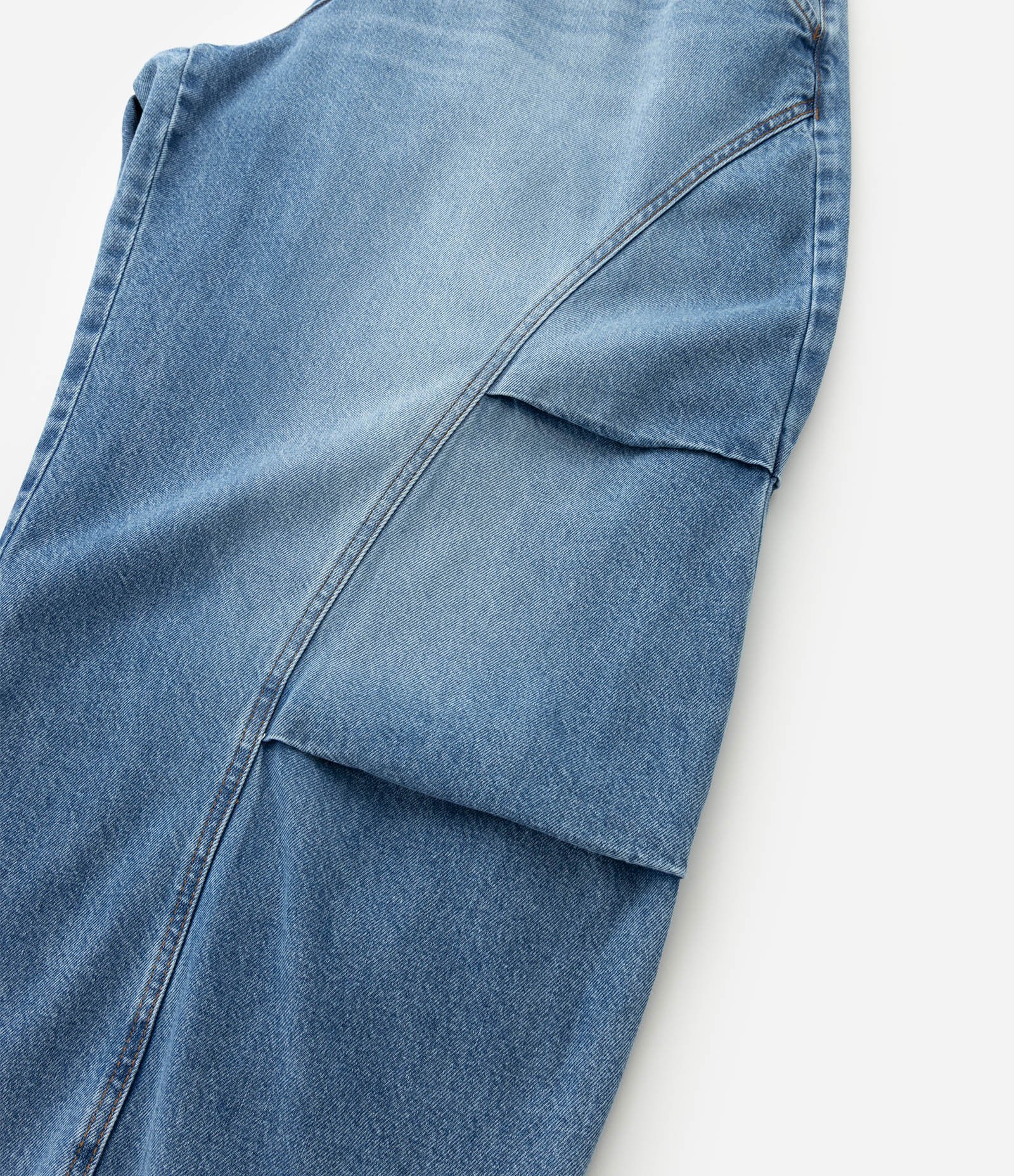 Calça Barrel em Jeans com Pregas e Recortes Curve & Plus Size Médio 4