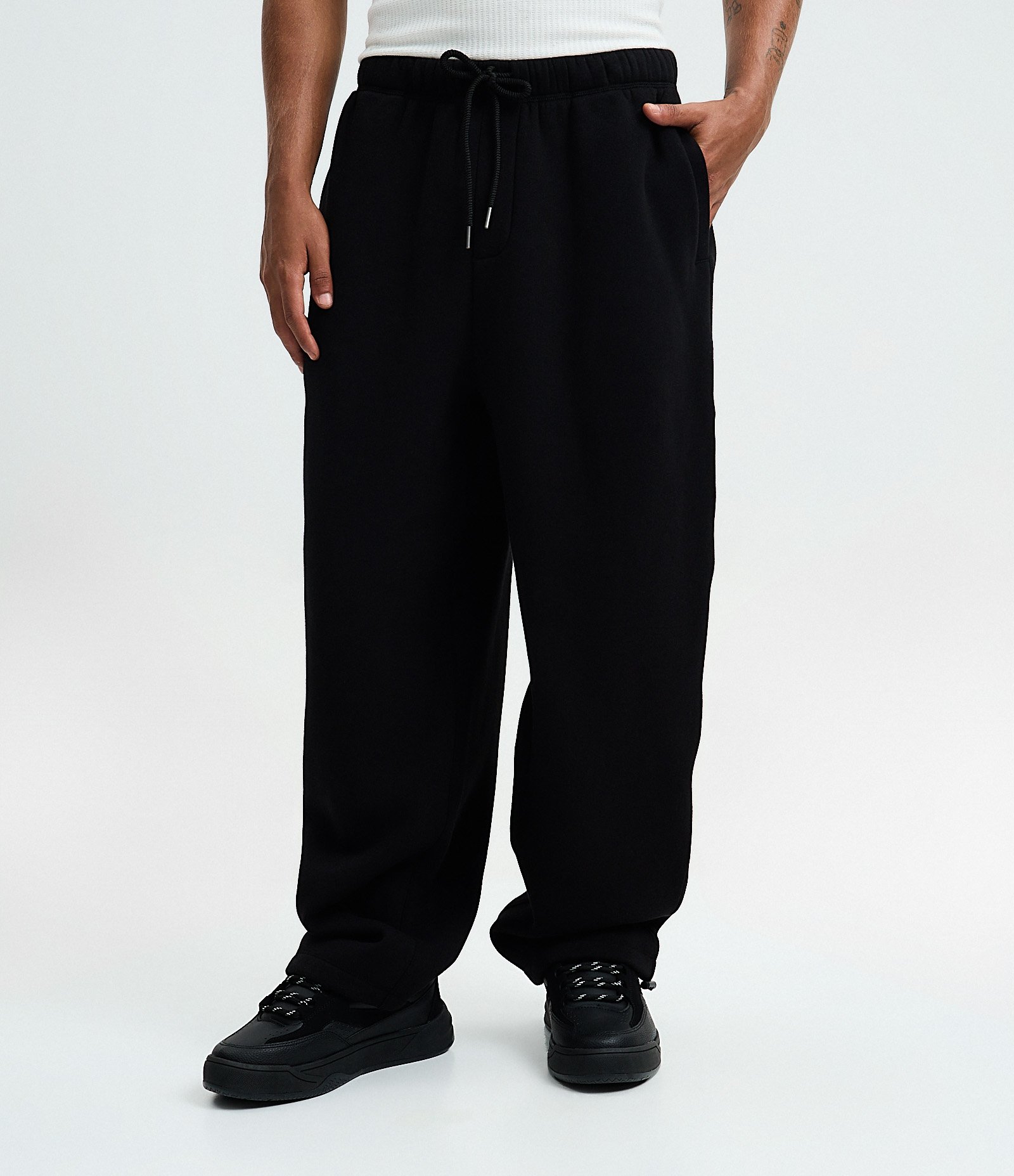 Calça Baggy em Moletom com Felpa com Barra Regulável Preto 2
