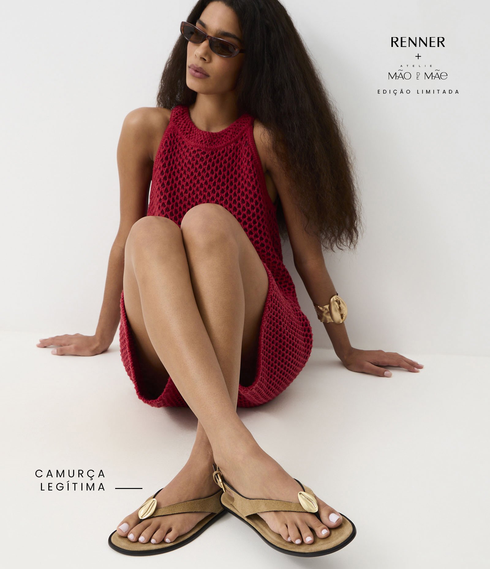 Sandália Rasteira de Dedo em Camurça com Búzio Metalizado Bege 1