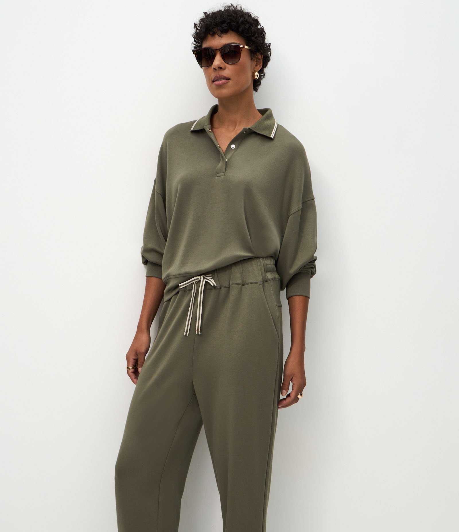 Calça Jogger em Moletom com Amarração na Cintura Verde 2