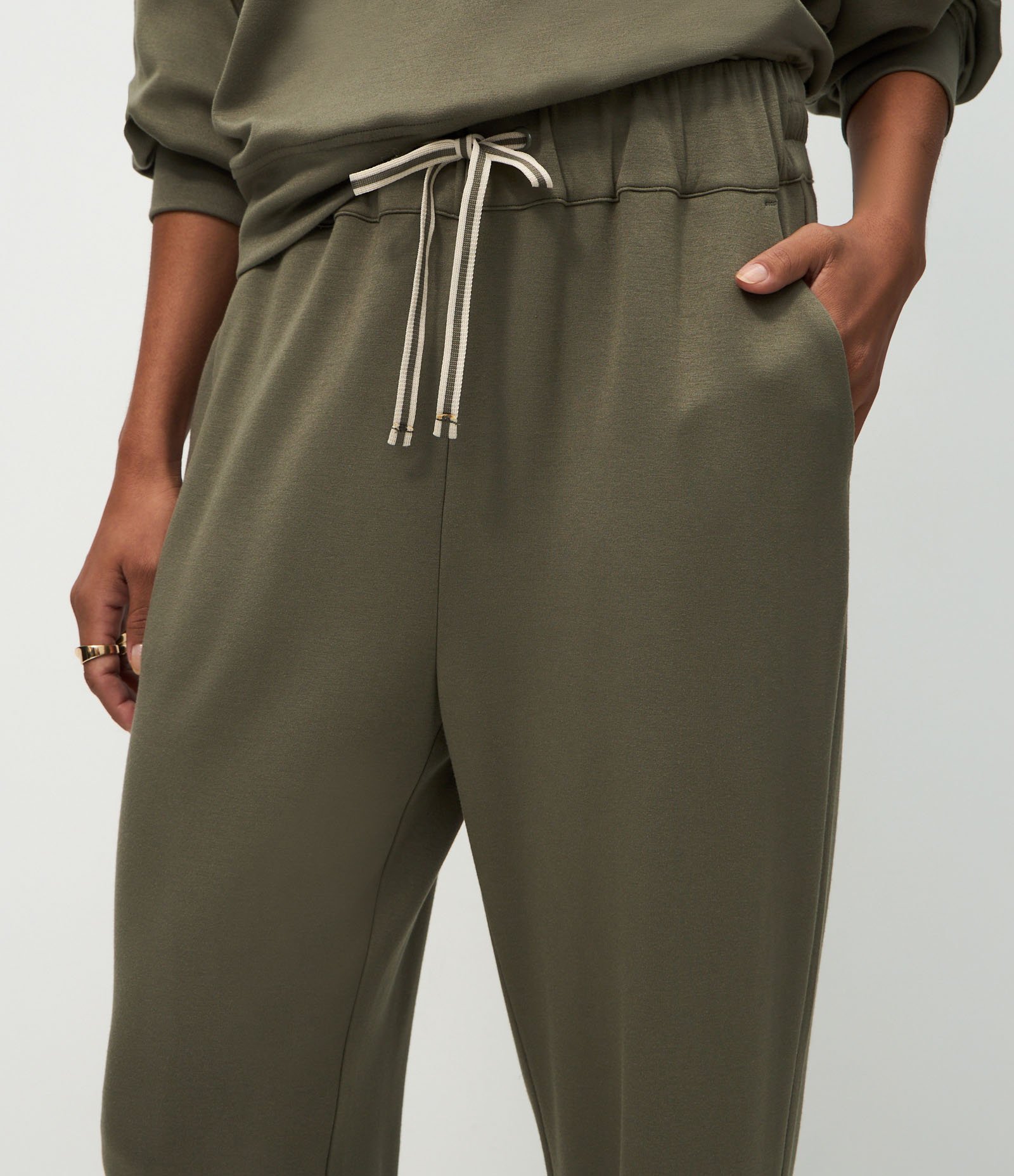 Calça Jogger em Moletom com Amarração na Cintura Verde 3