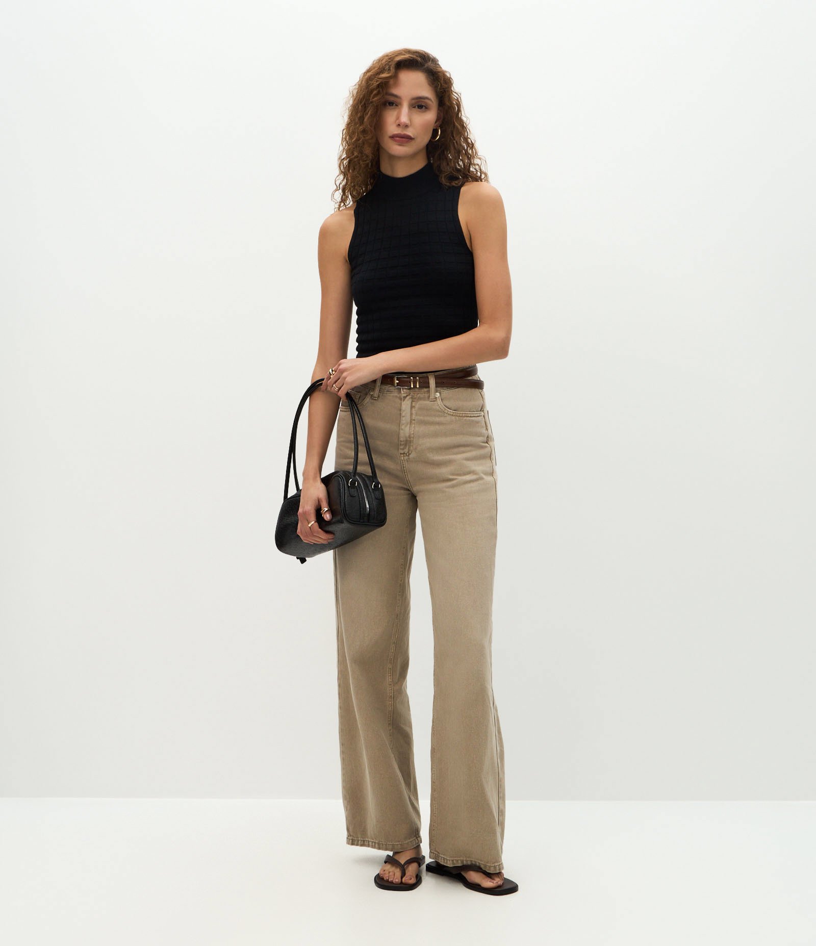 Blusa em Tricô Texturizado com Gola Alta Preto 2