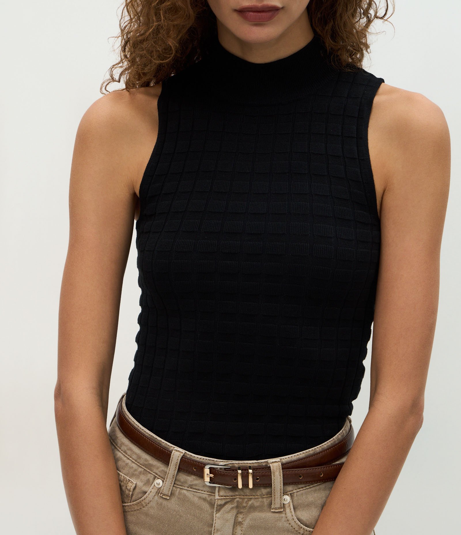 Blusa em Tricô Texturizado com Gola Alta Preto 4