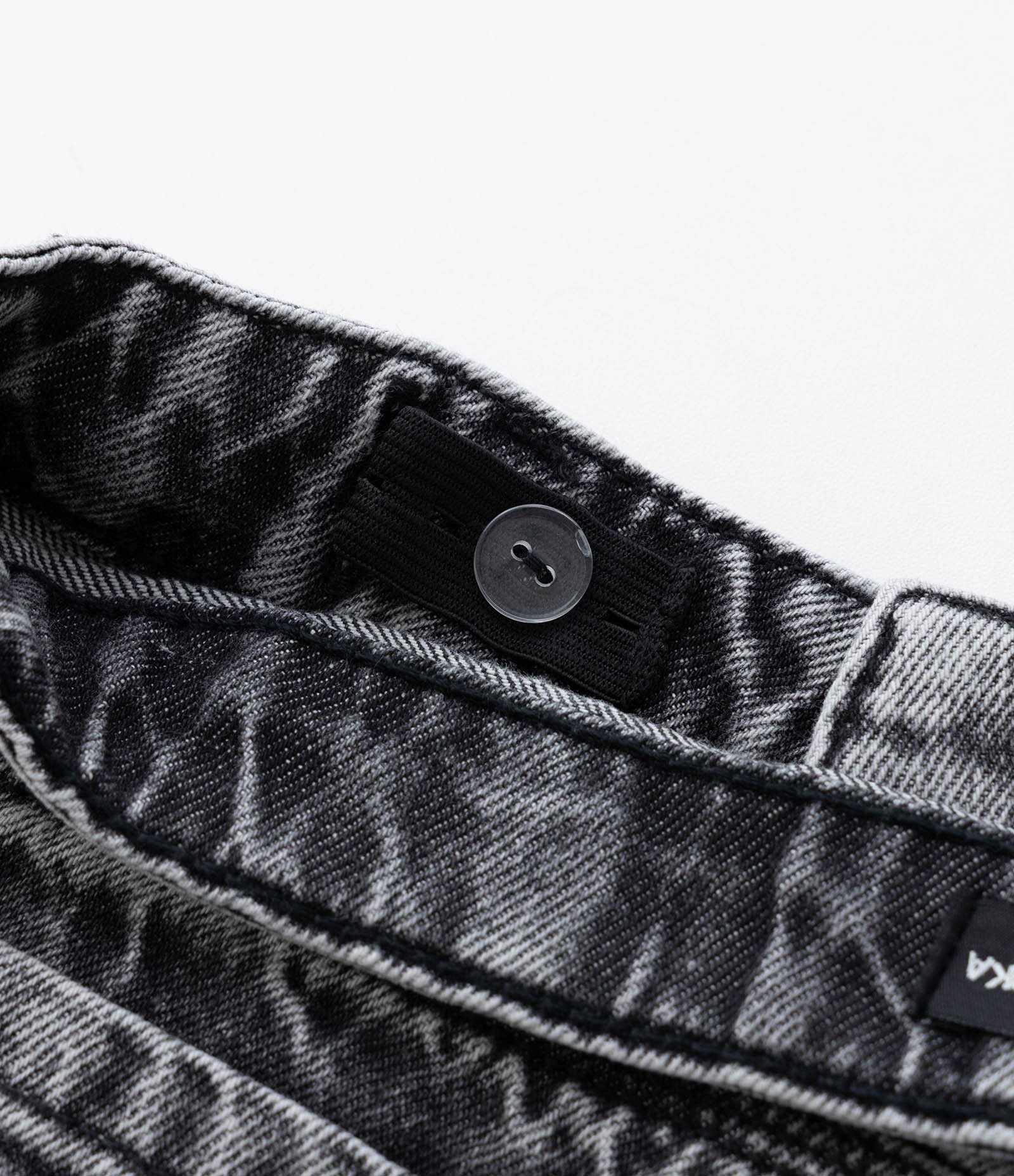 Short Infantil em Jeans com Aplicação de Brilhos - Tam 5 a 14 Anos Preto 5