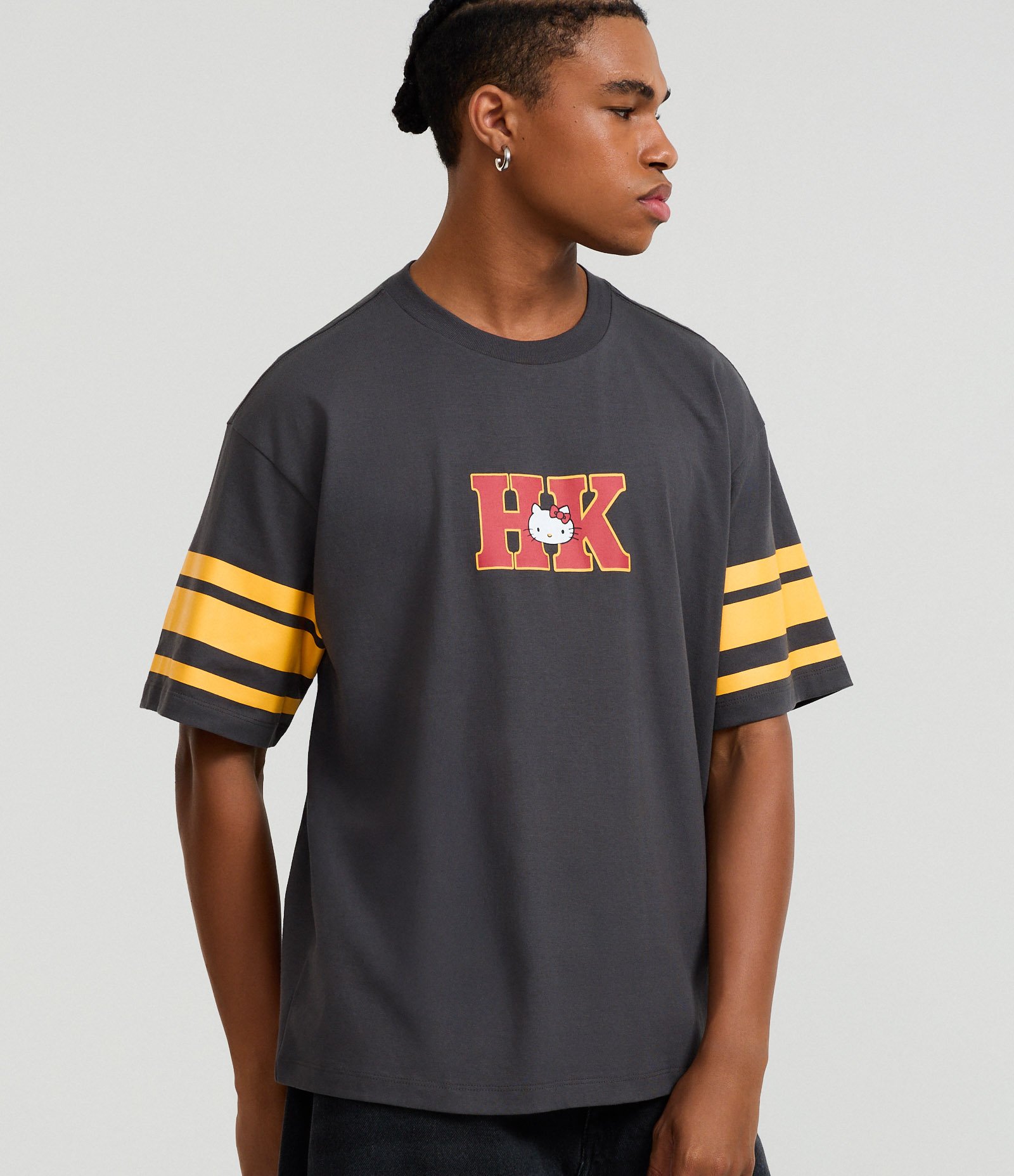 Camiseta Boxy em Algodão com Estampa Hello Kitty Basquete Cinza 2