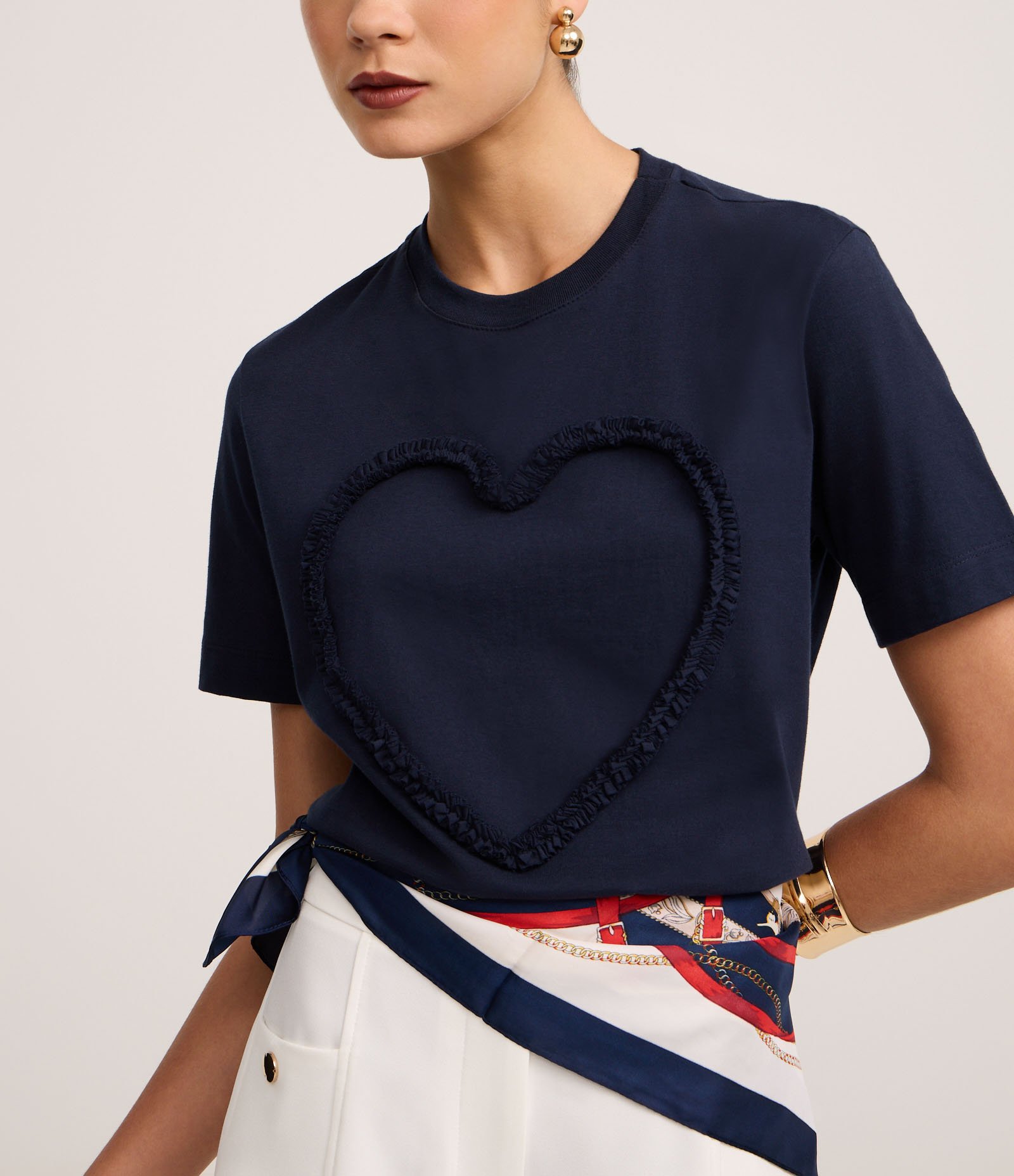 Camiseta em Algodão com Babado de Coração Azul Marinho 4