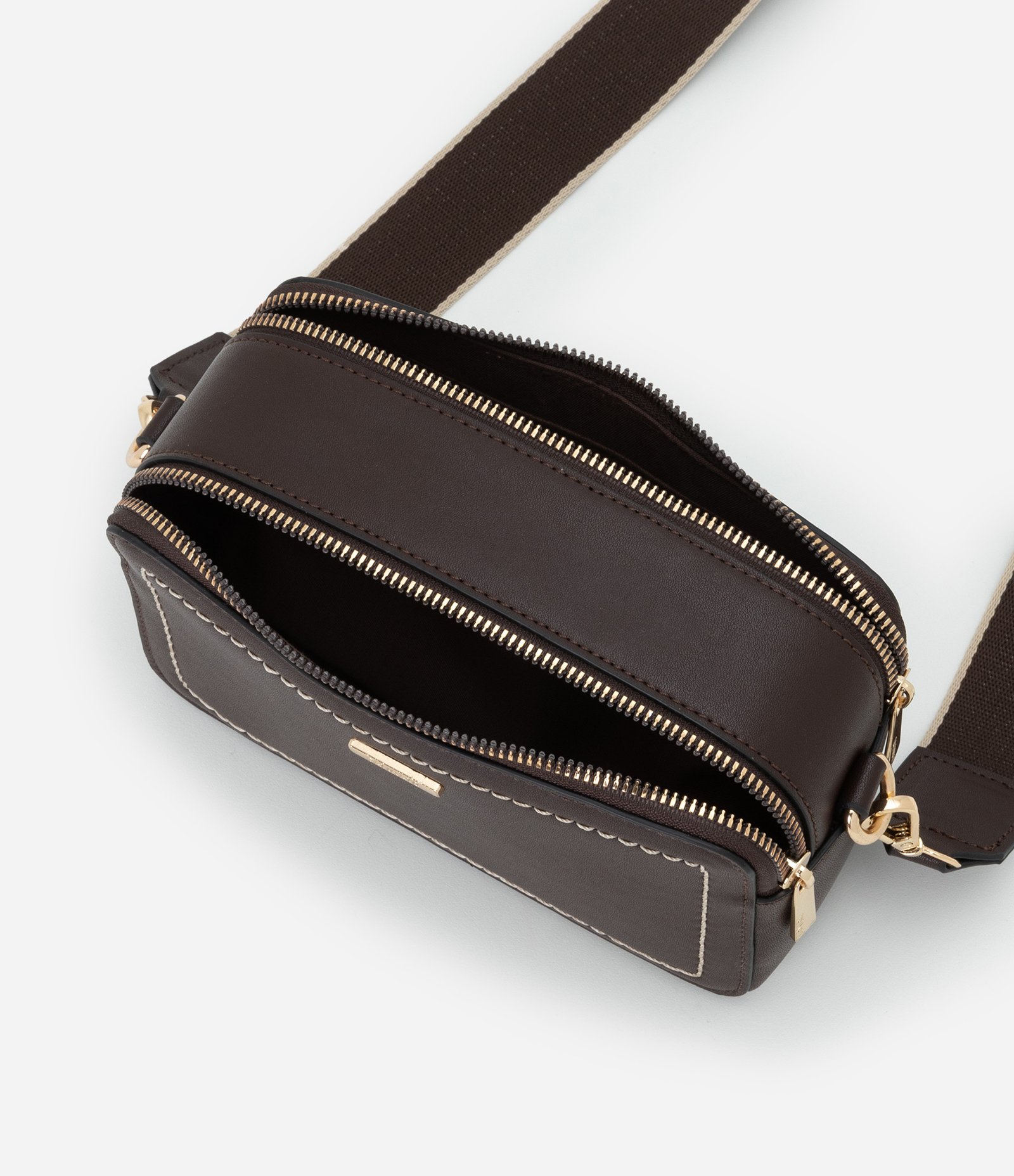 Bolsa Pequena com Alça Longa Transversal Marrom 4