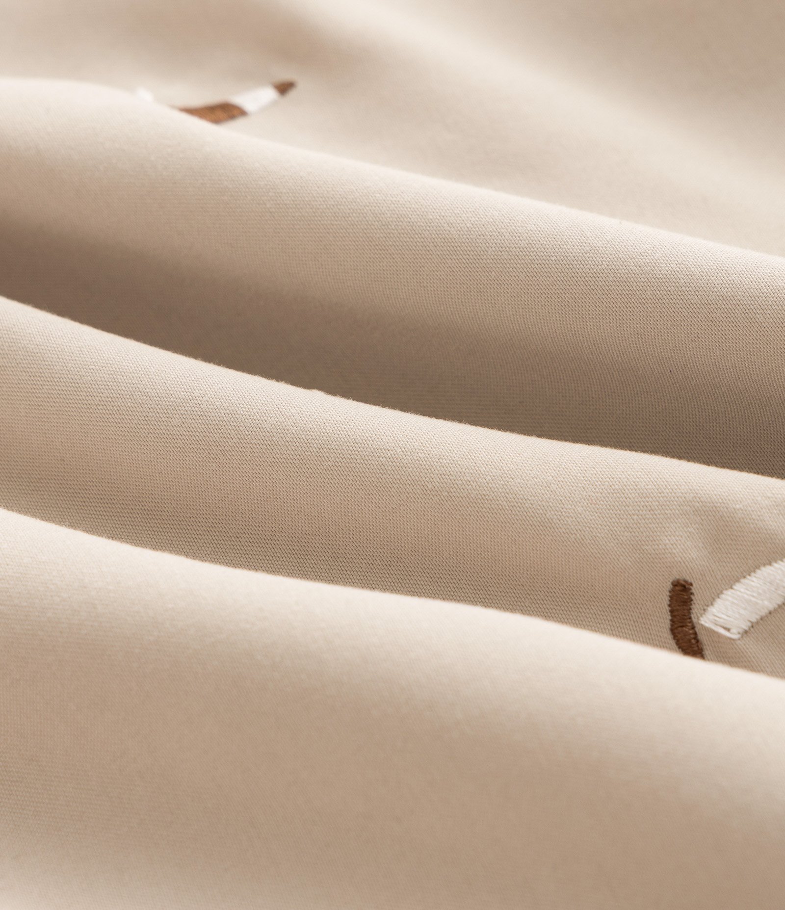 Bermuda em Microfibra com Estampa Bordada de Barquinhos Bege 6