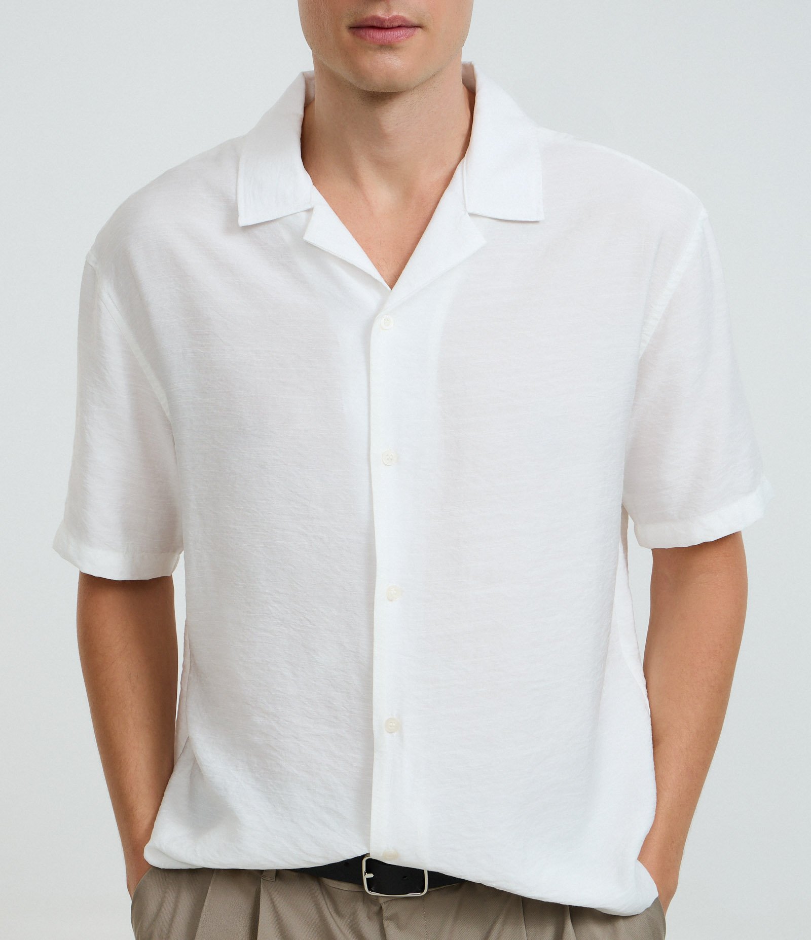Camisa Boxy em Viscose Texturizado e Gola Bowling Branco 3