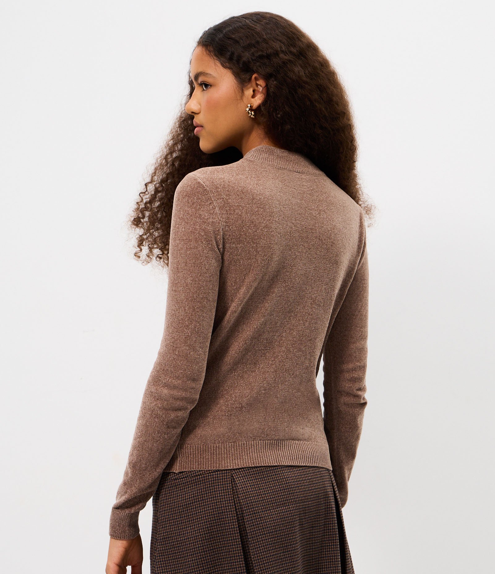 Blusa em Chenille com Gola Altinha Bege 4