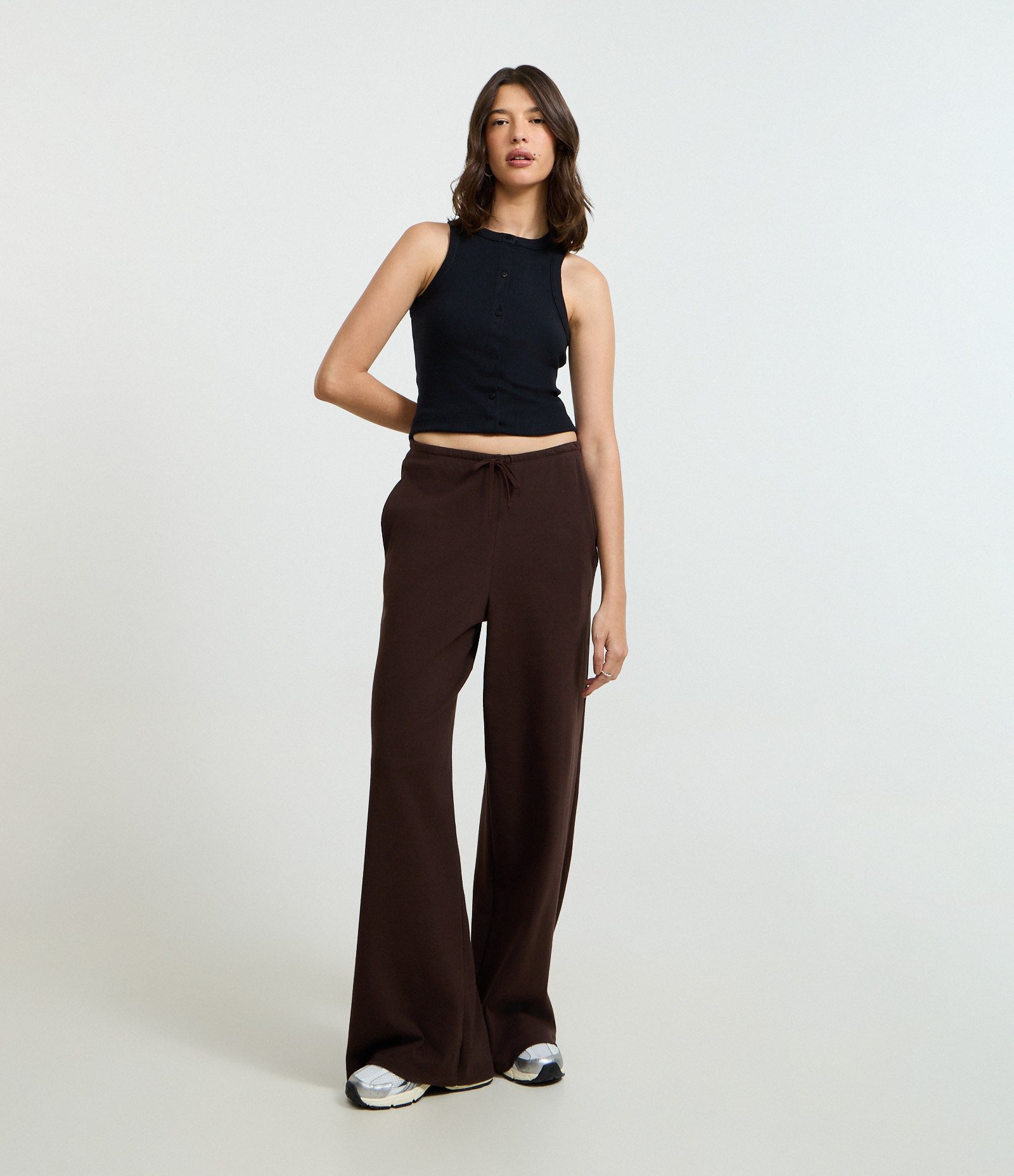 Calça em Ribana com Amarração no Cós Marrom 1