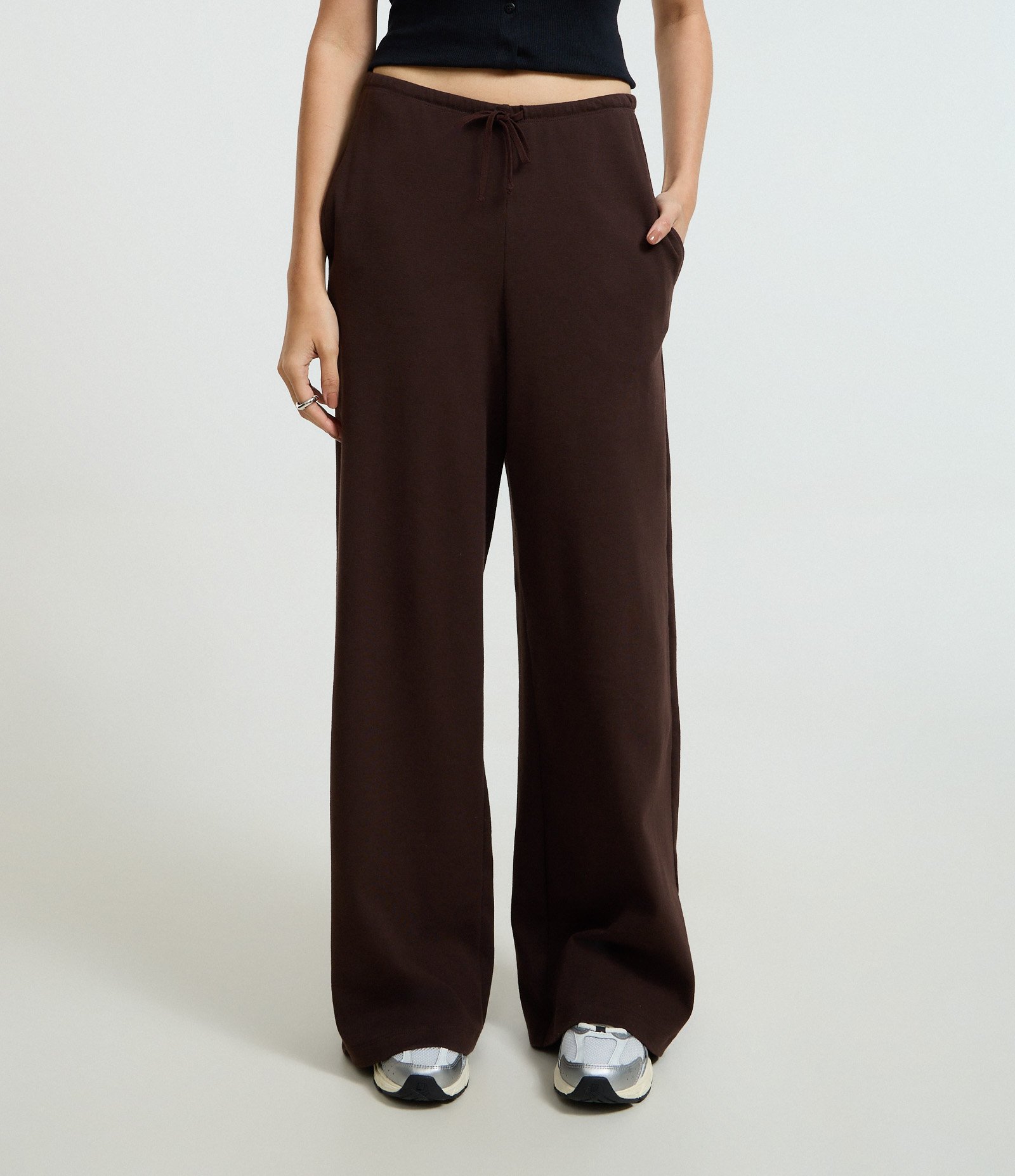 Calça em Ribana com Amarração no Cós Marrom 2