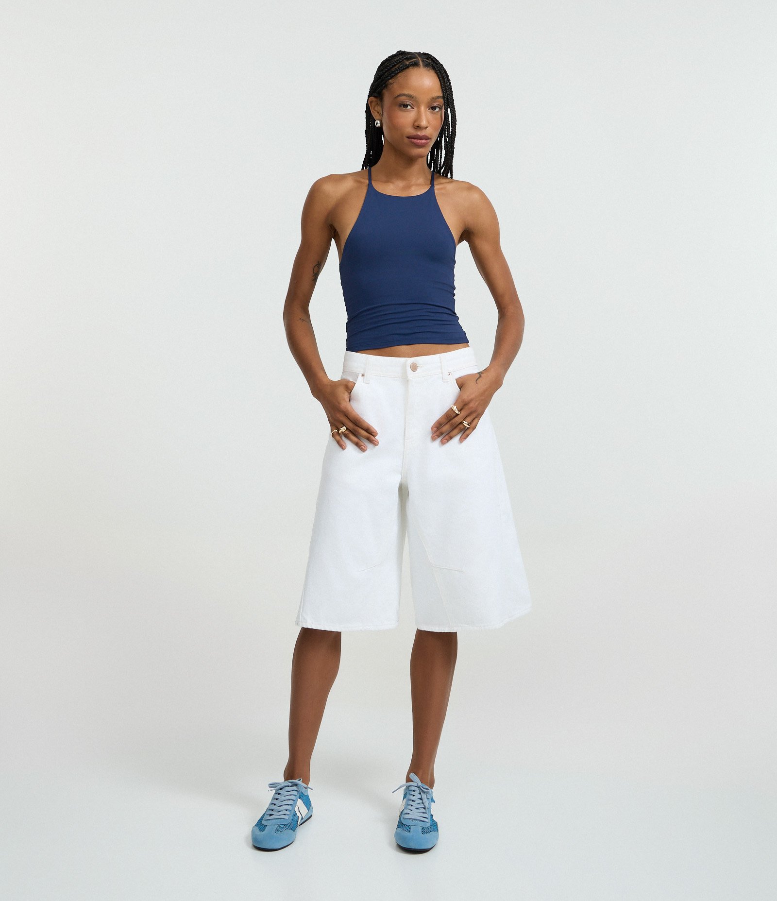 Blusa Curta em Microfibra com Gola Halter Azul 2