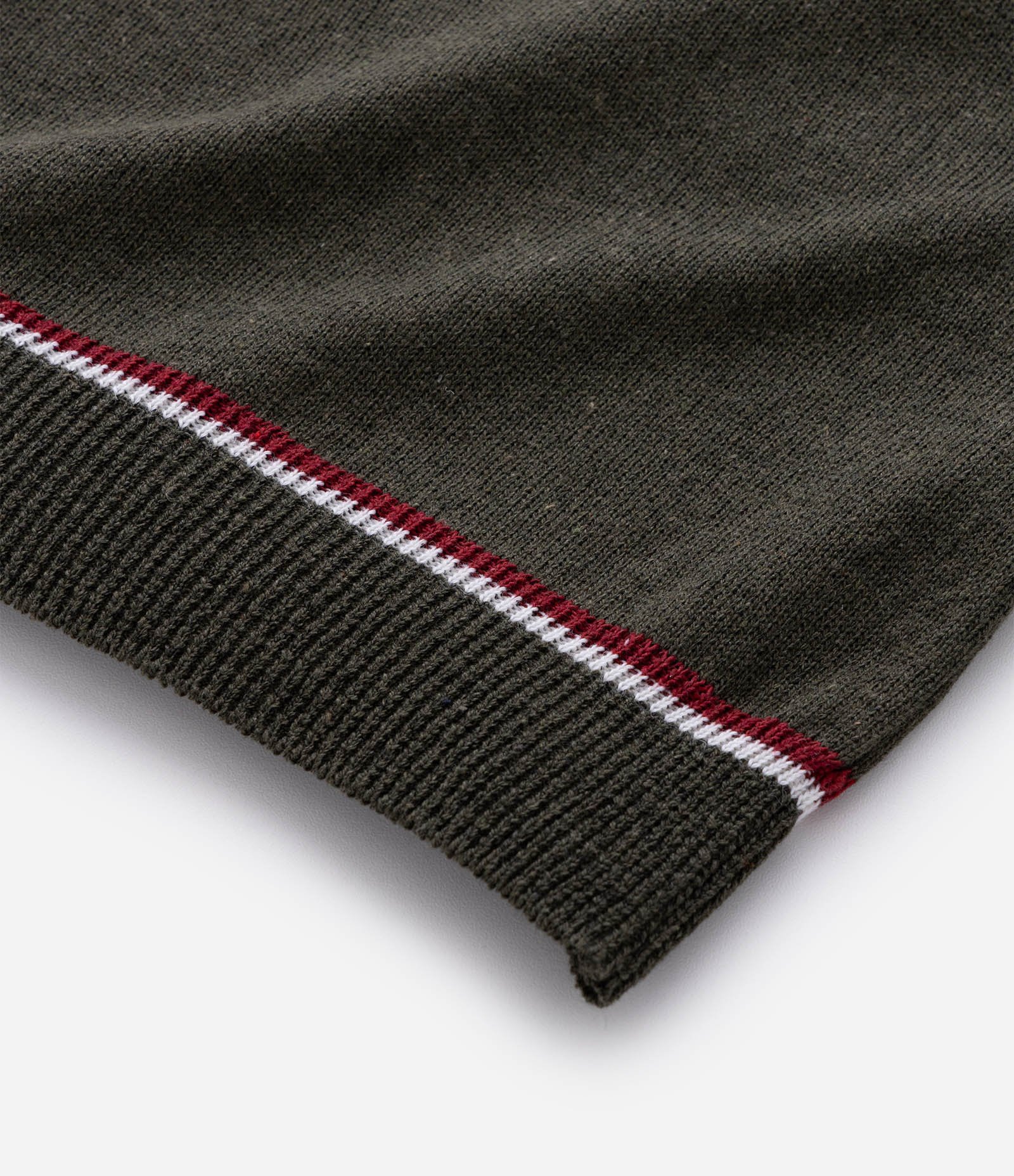 Camisa Polo Comfort com Gola V e Detalhes Contrastantes Verde 4