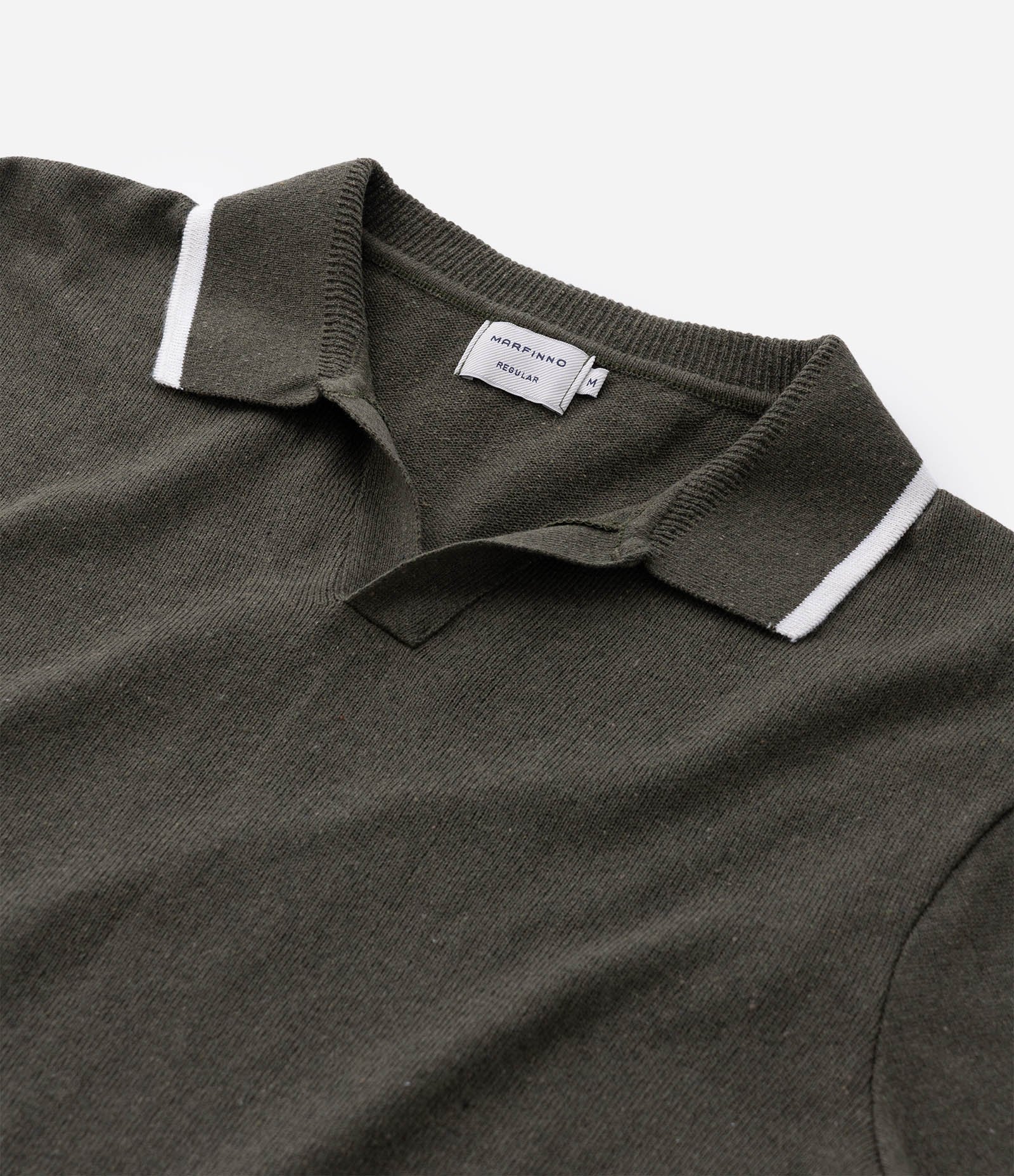 Camisa Polo Comfort com Gola V e Detalhes Contrastantes Verde 6